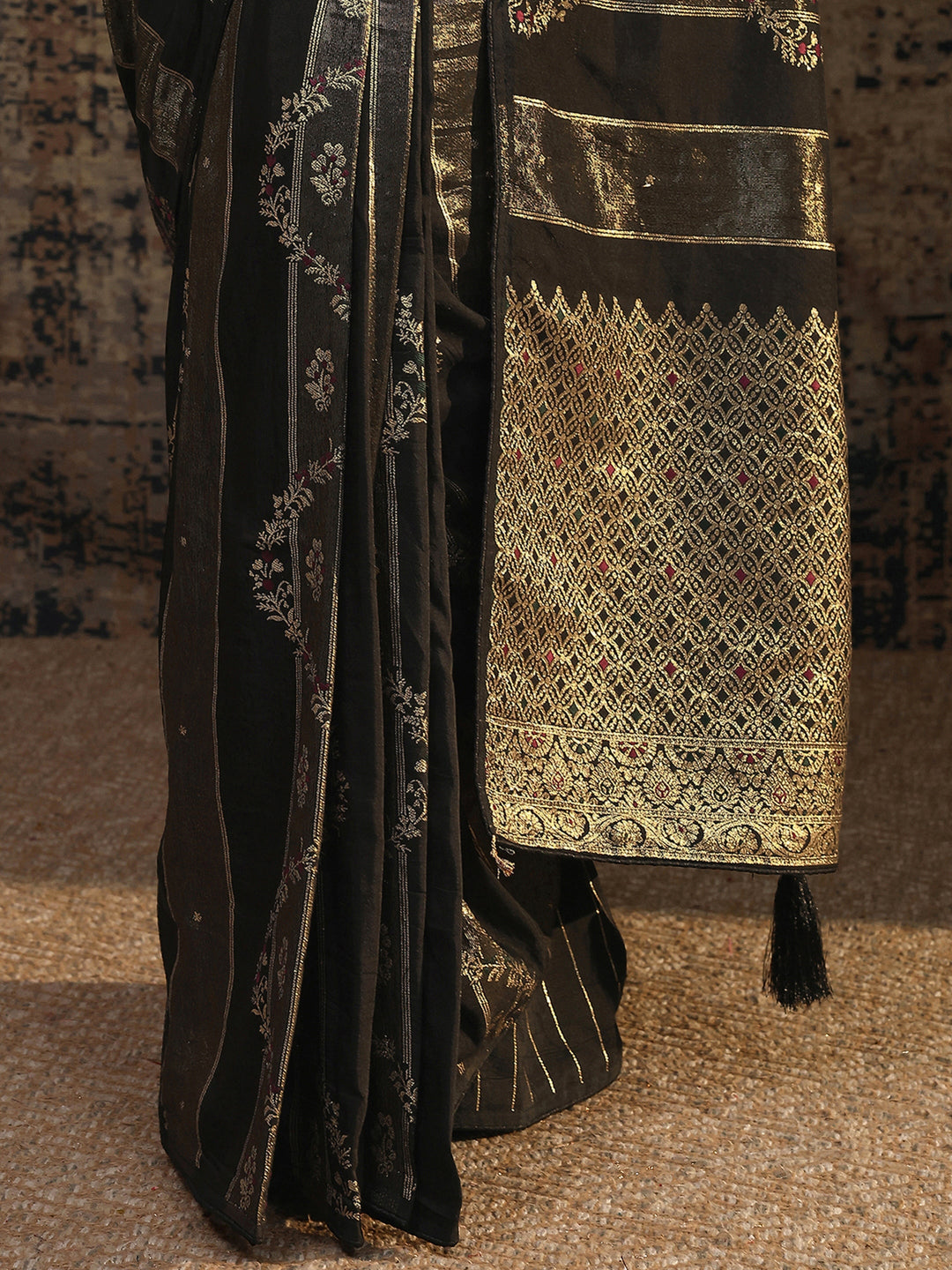  Black Woven Design Silk Blend Banarasi Saree With Unstitched Blouse Piece 