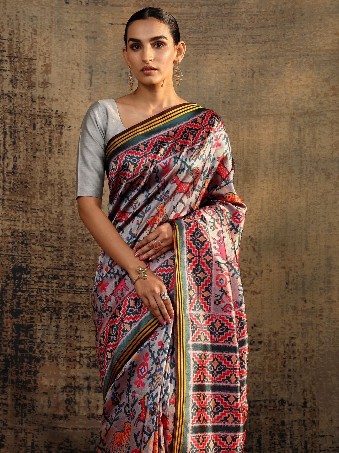  Grey Abstract Printed Silk Saree With Unstitched Blouse Piece 