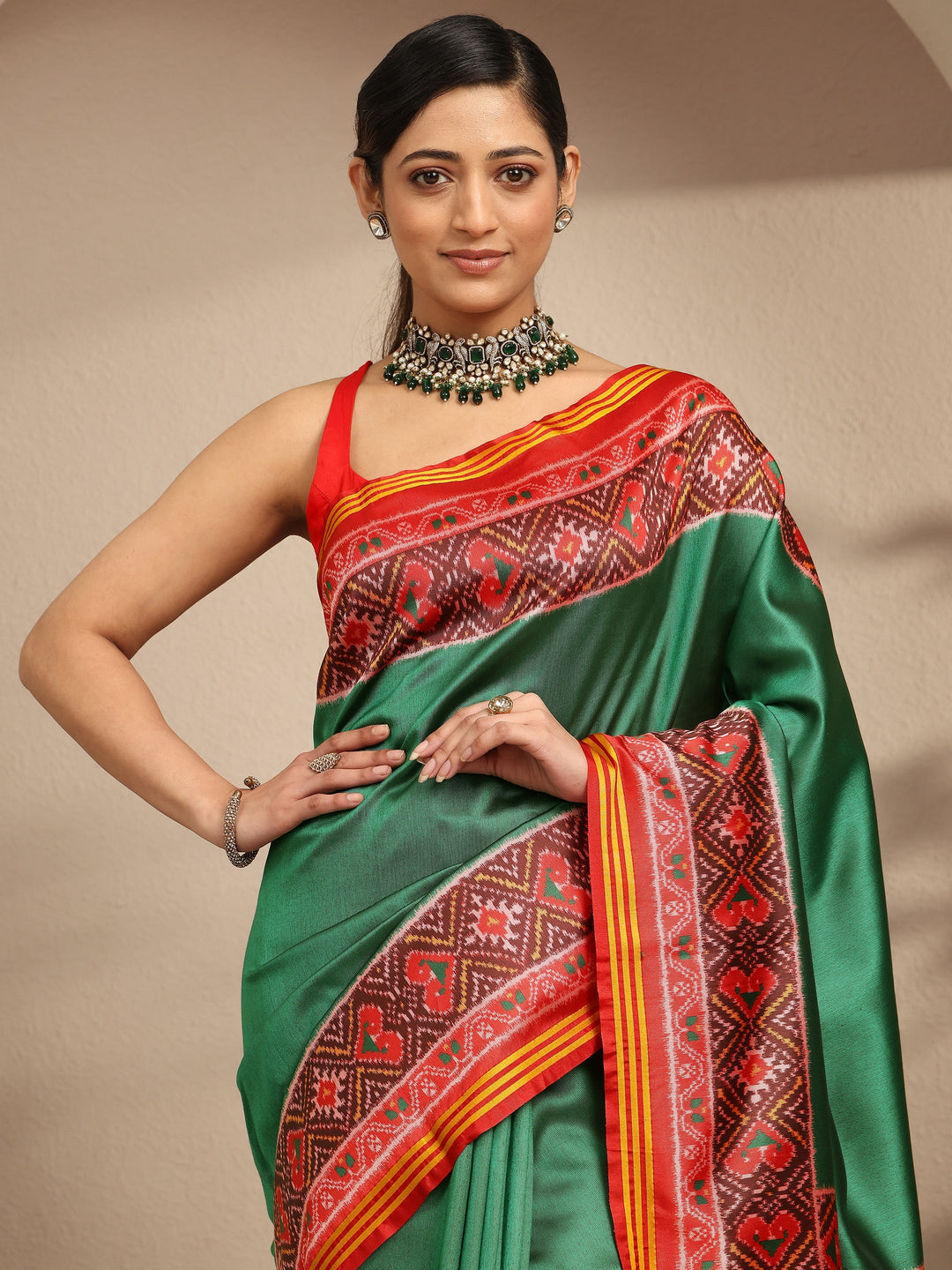  Green Solid Silk Saree With Unstitched Blouse Piece 