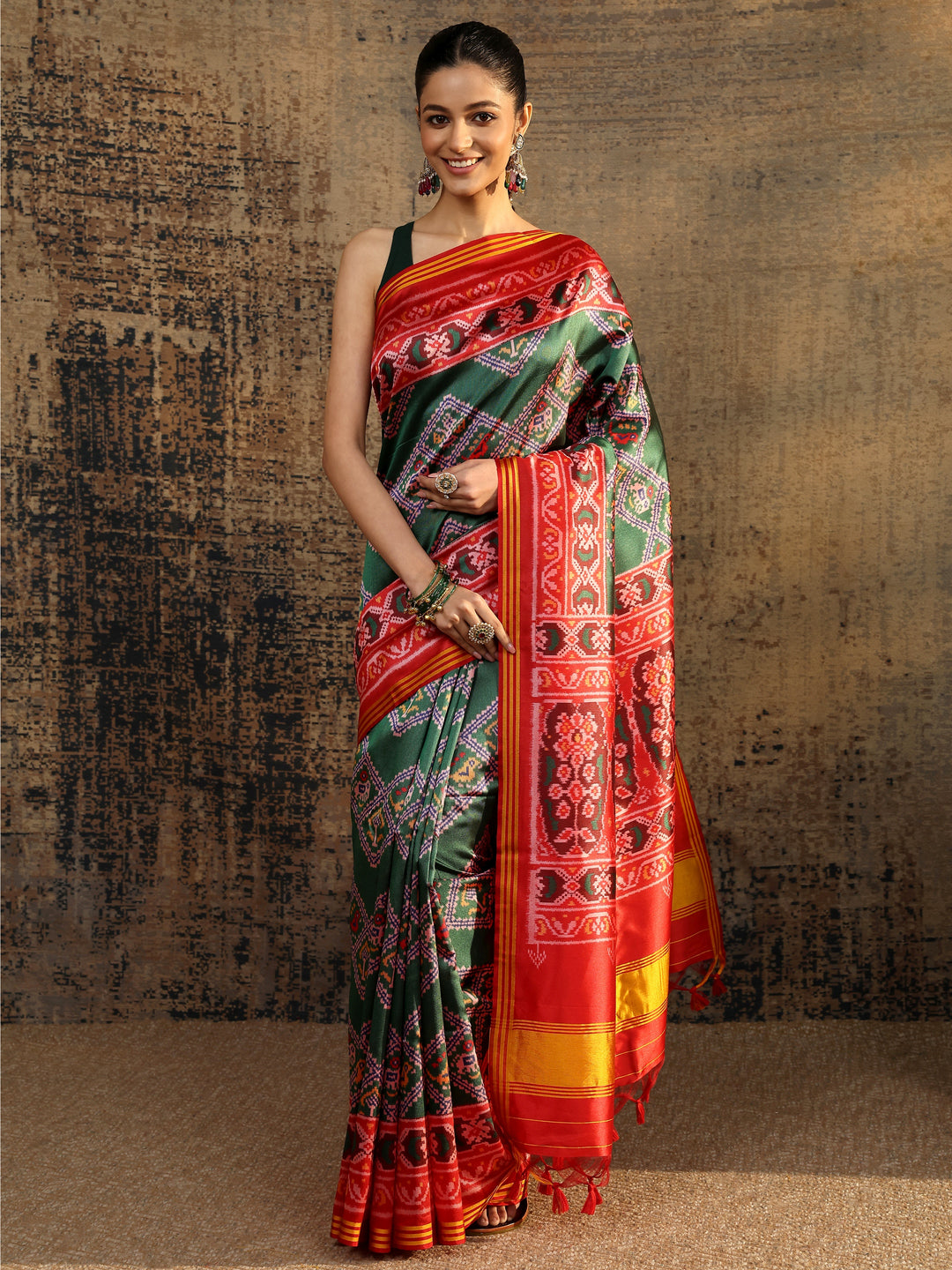  Green Printed Silk Saree With Unstitched Blouse Piece 