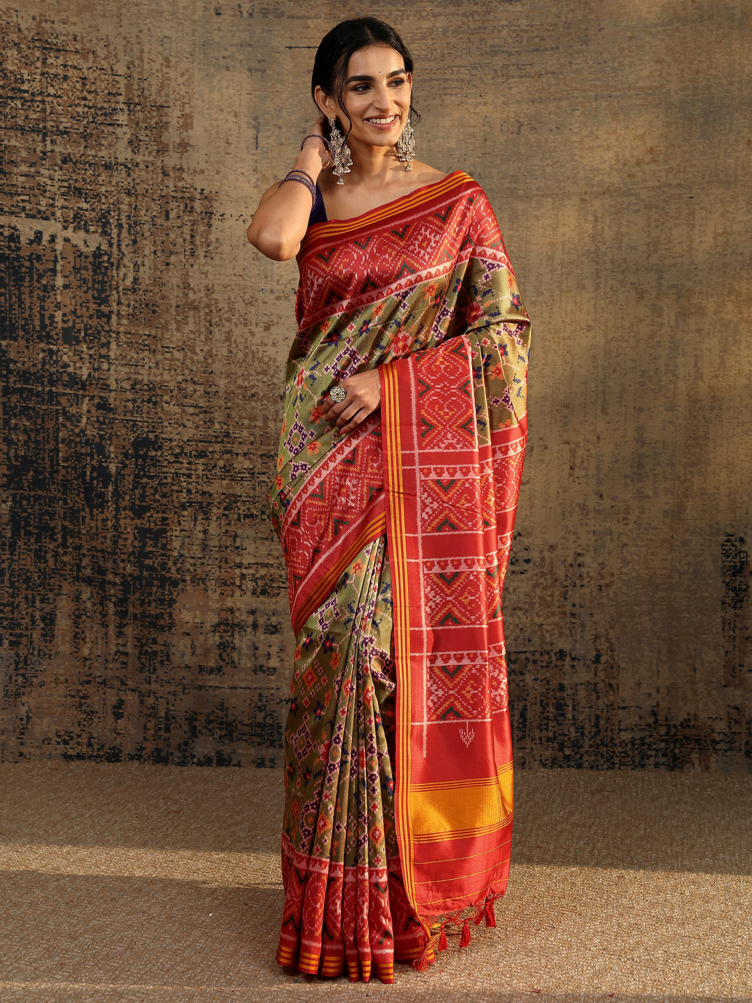  Green Printed Silk Saree With Unstitched Blouse Piece 