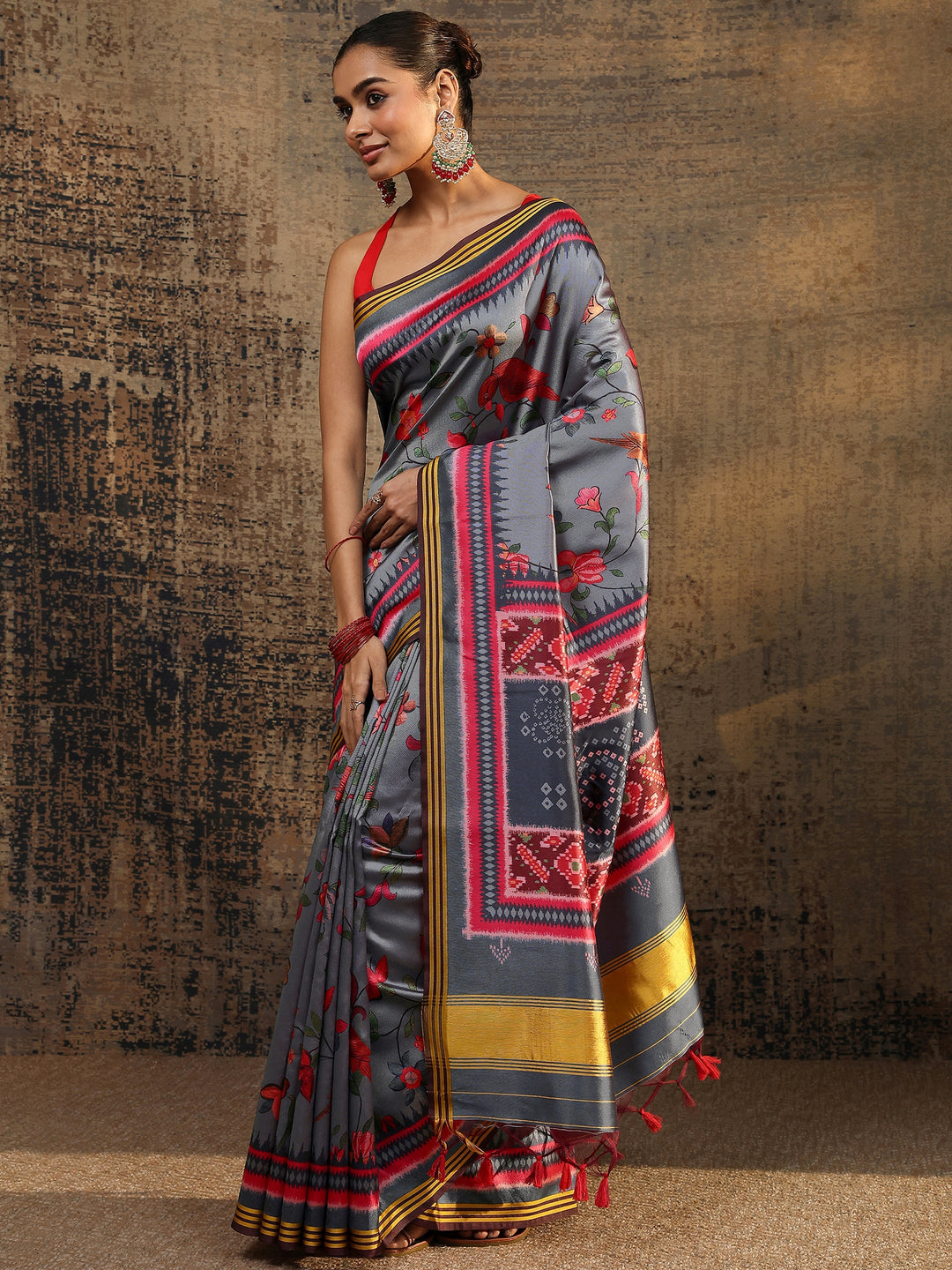  Grey Printed Silk Saree With Unstitched Blouse Piece 