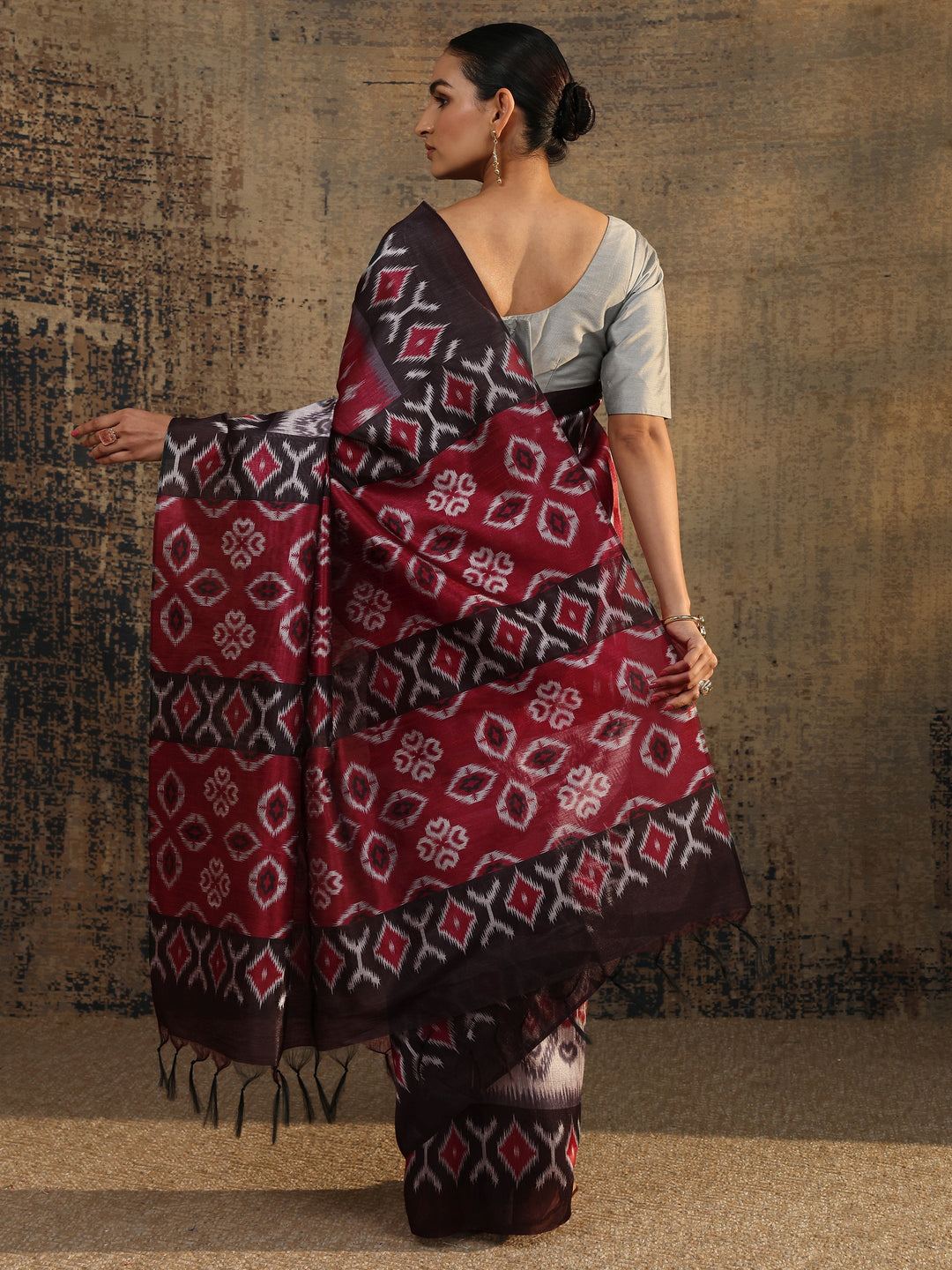  Red Printed Silk Saree With Unstitched Blouse Piece 