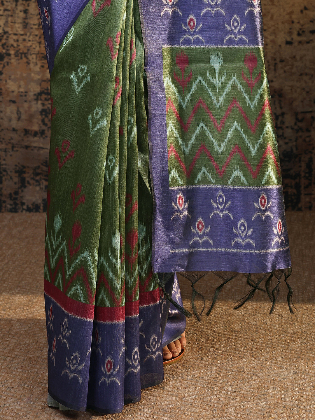  Green Ikat Printed Silk Saree With Unstitched Blouse Piece 