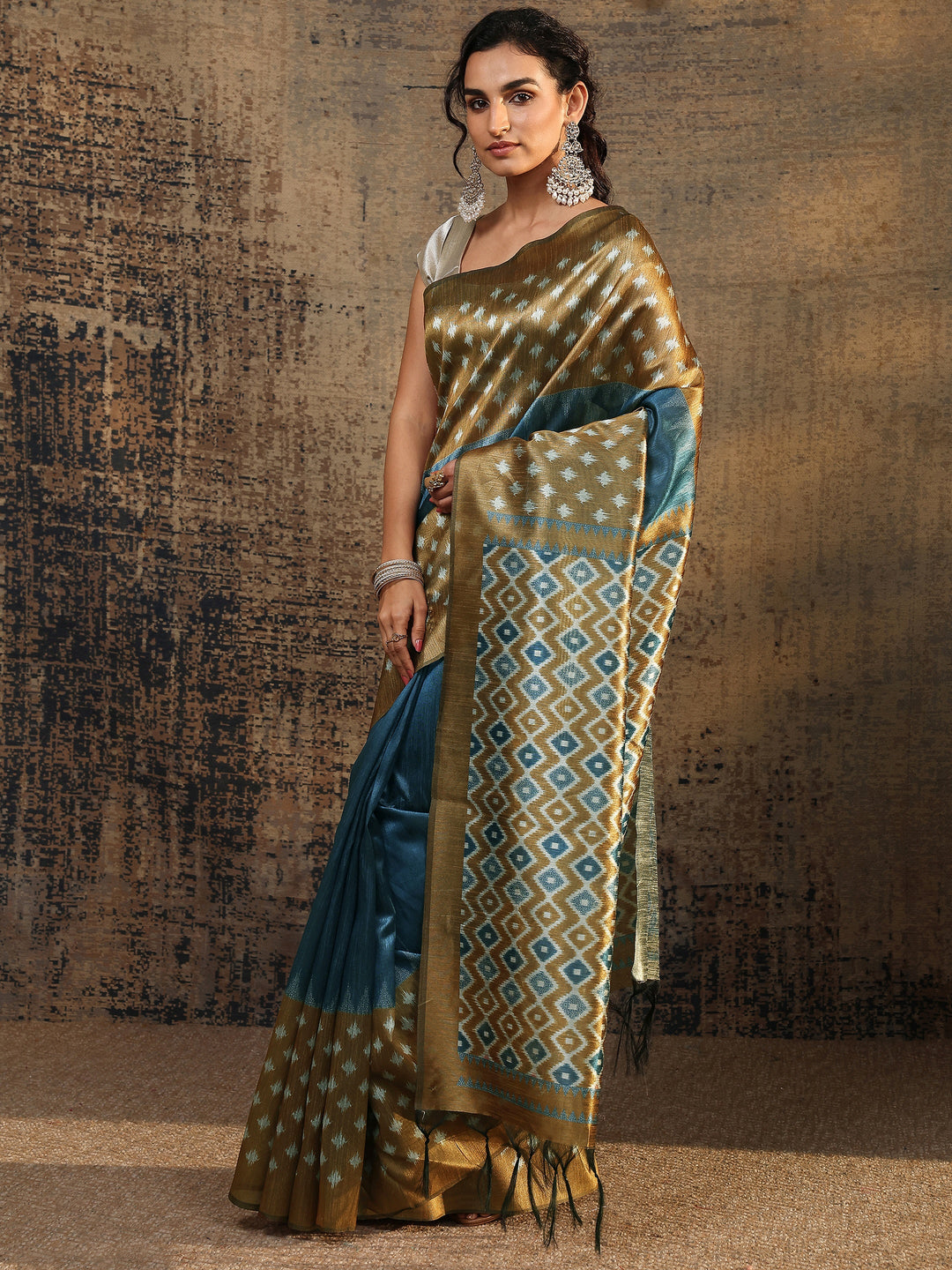  Gold Solid Silk Saree With Unstitched Blouse Piece 