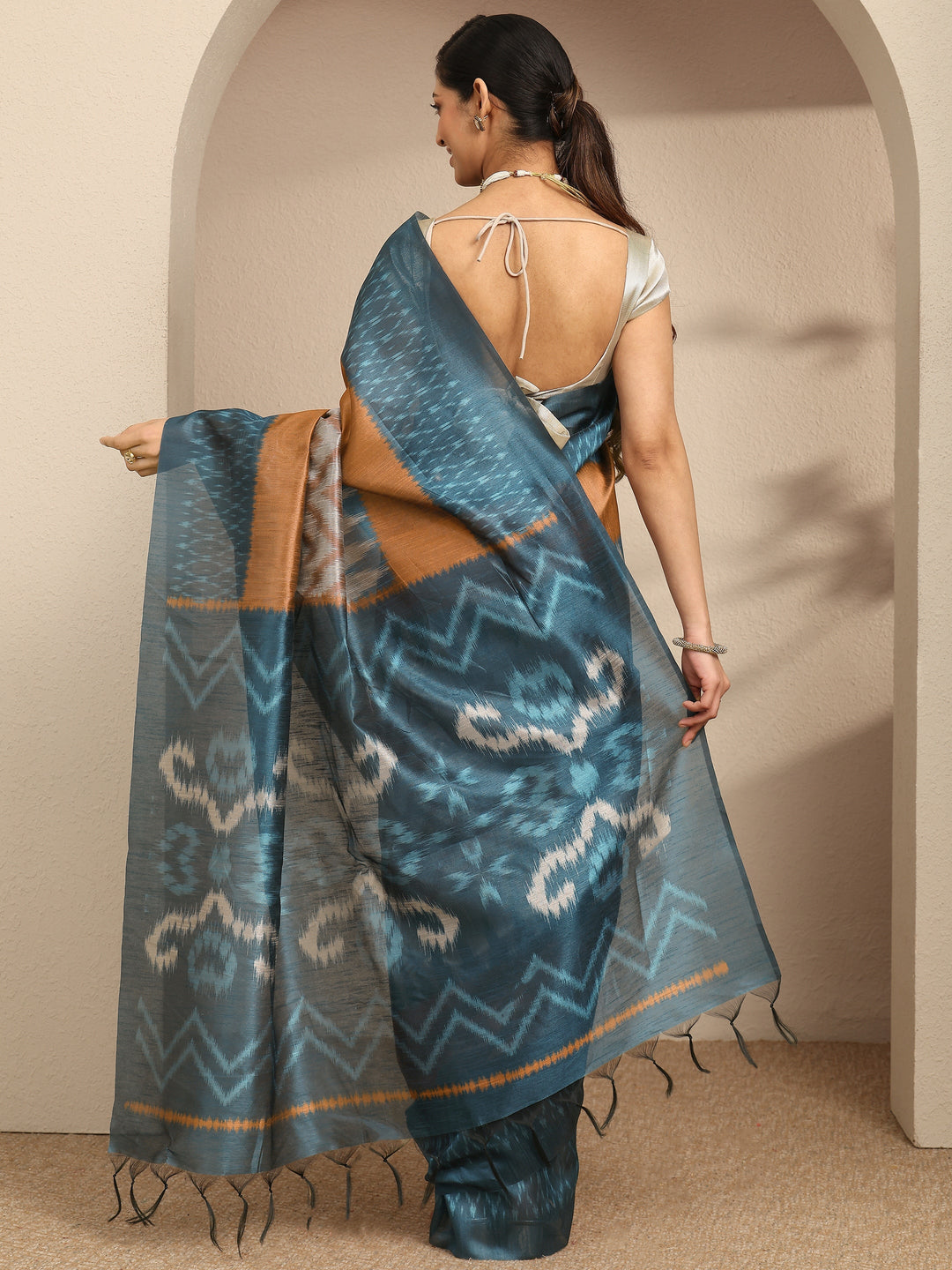  Teal Abstract Printed Silk Saree With Unstitched Blouse Piece 