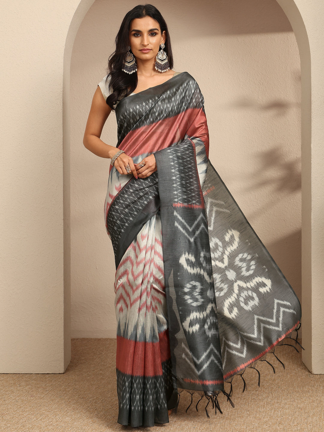  Black Abstract Printed Silk Saree With Unstitched Blouse Piece 