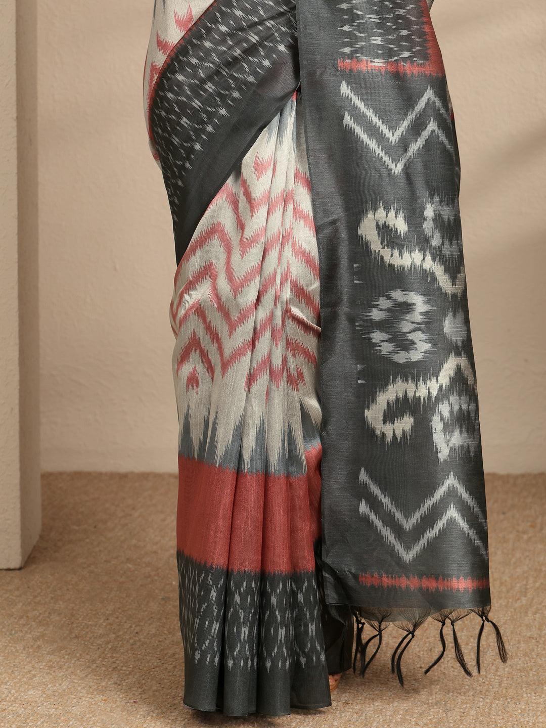  Black Abstract Printed Silk Saree With Unstitched Blouse Piece 