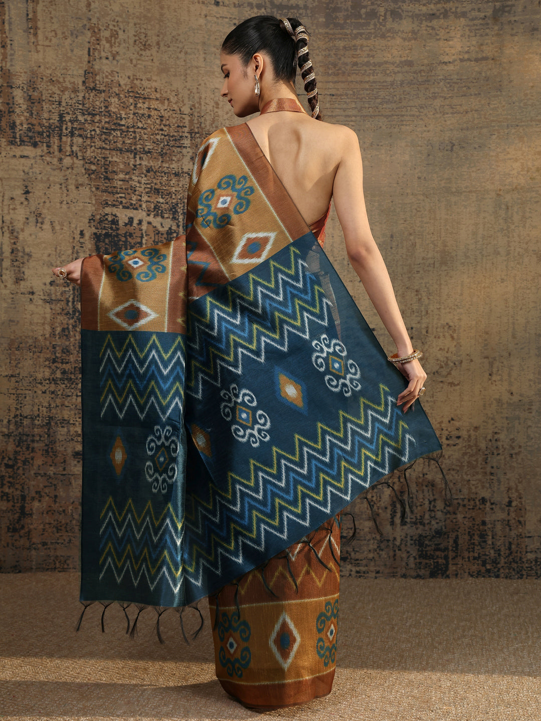  Mustard Chevron Printed Silk Saree With Unstitched Blouse Piece 