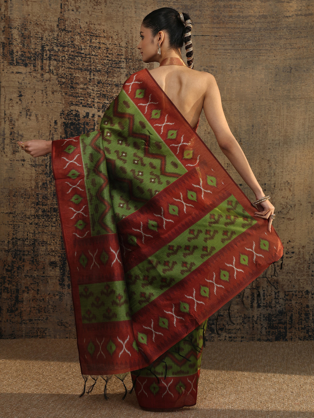  Green Chevron Printed Silk Saree With Unstitched Blouse Piece 