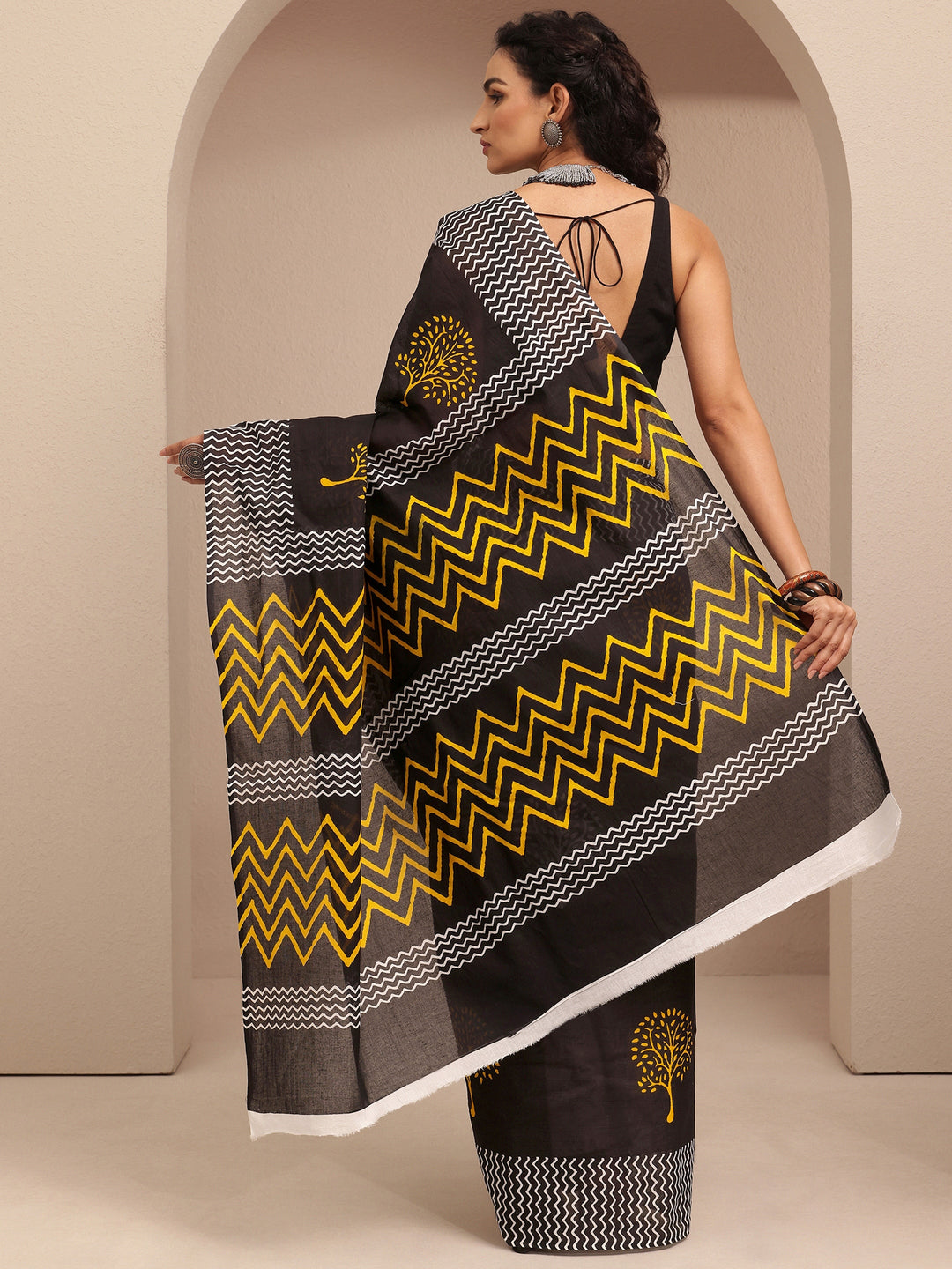  Black Printed Cotton Saree With Unstitched Blouse Piece 