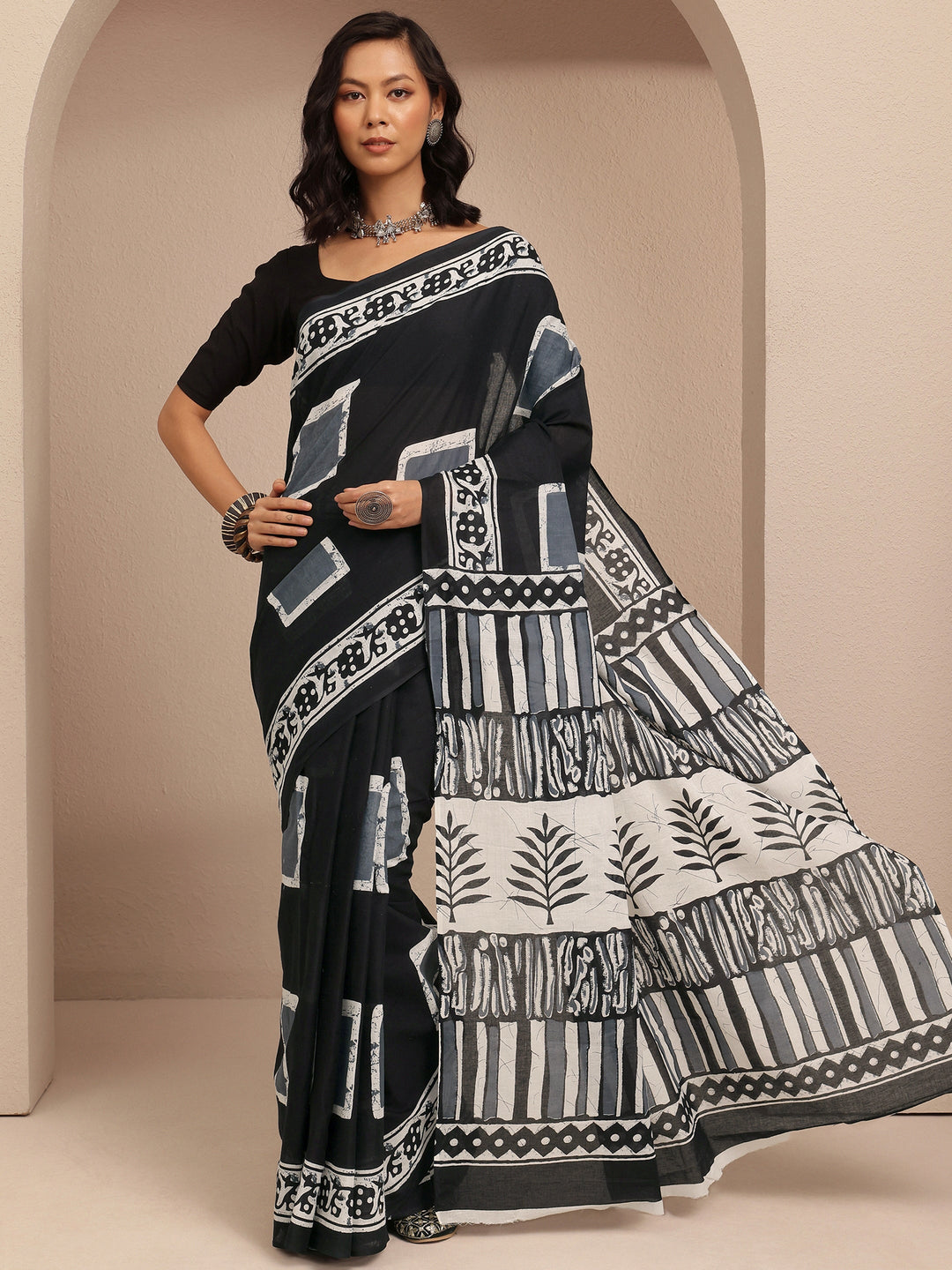  Black Block Printed Cotton Saree With Unstitched Blouse Piece 
