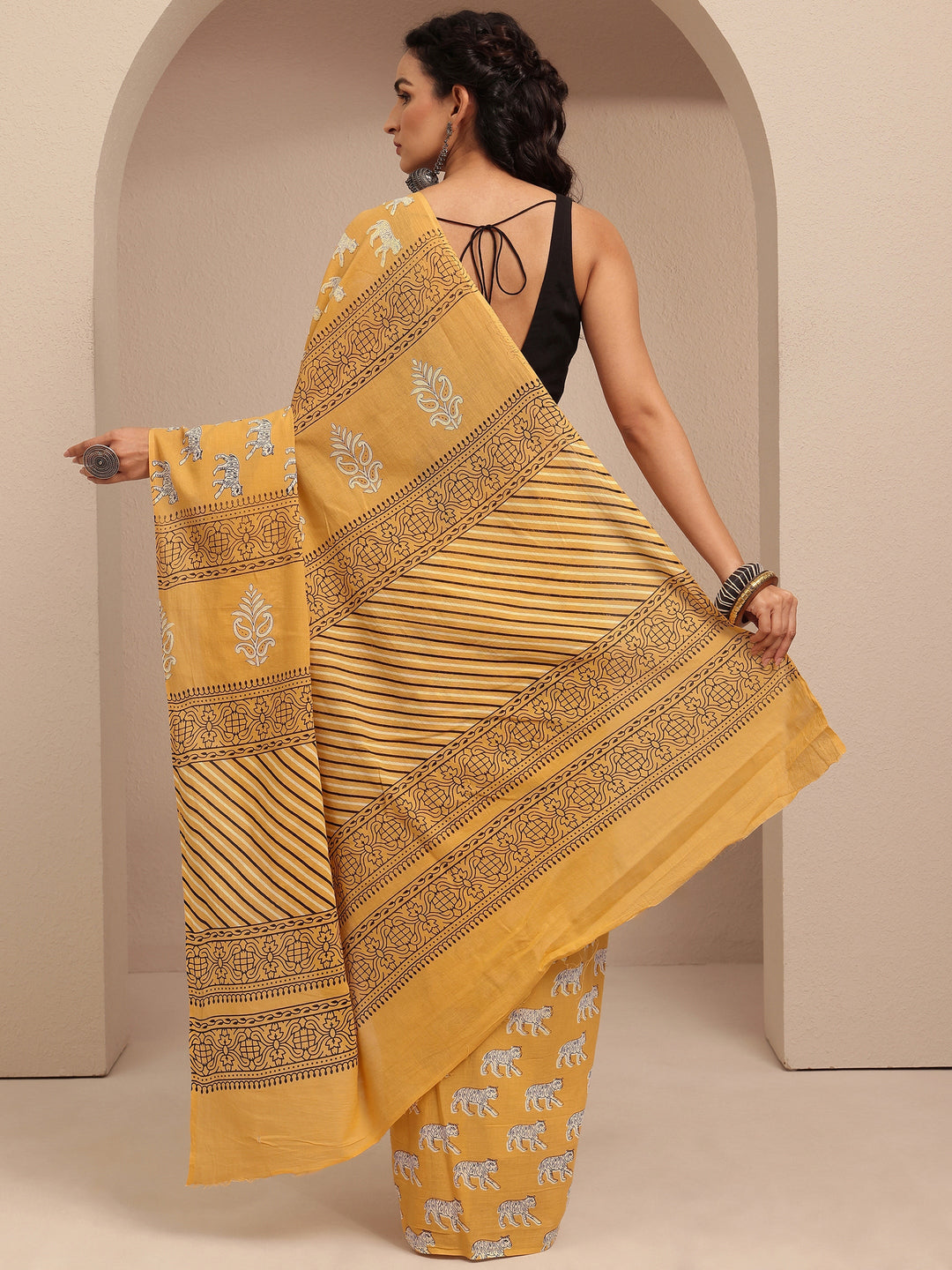  Yellow Printed Cotton Saree With Unstitched Blouse Piece 