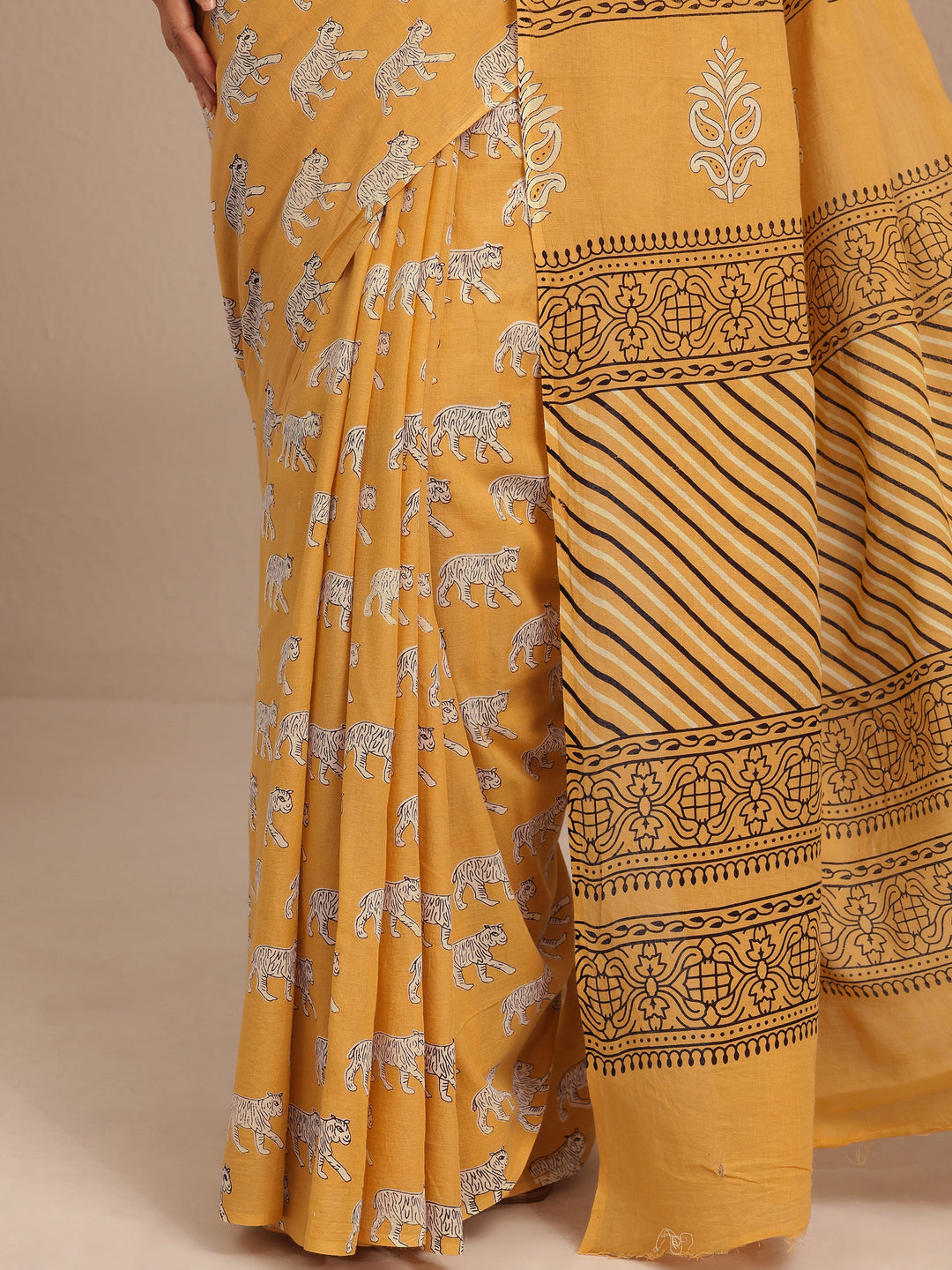  Yellow Printed Cotton Saree With Unstitched Blouse Piece 