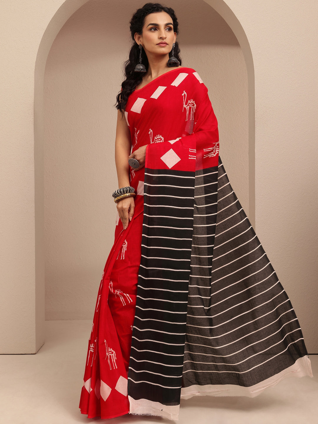  Red Printed Cotton Saree With Unstitched Blouse Piece 