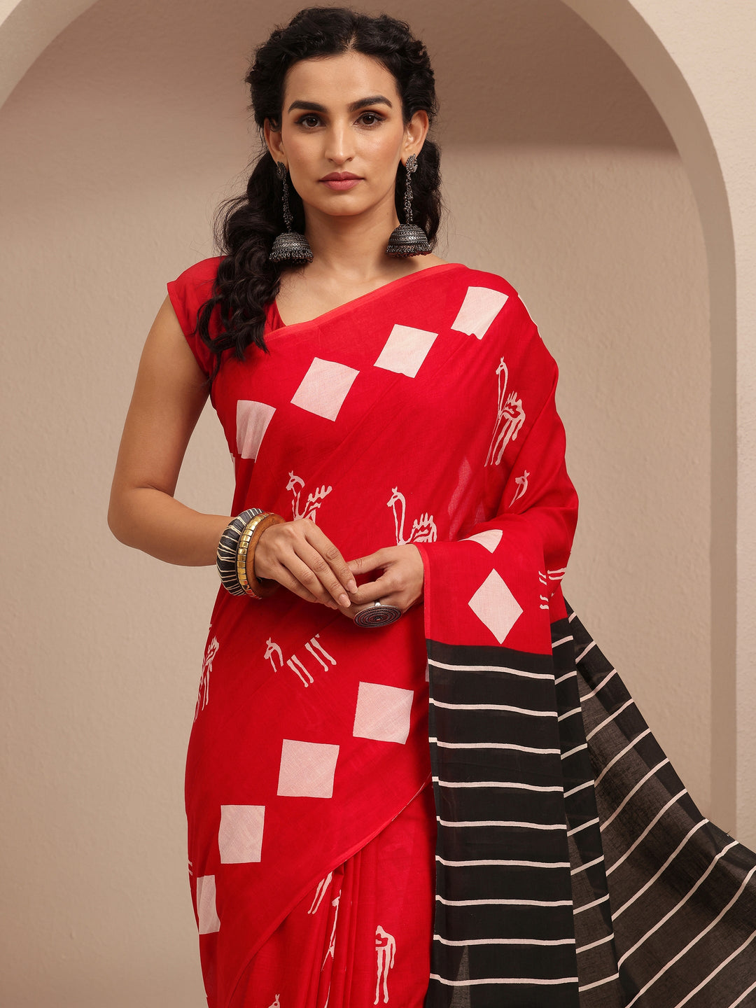  Red Printed Cotton Saree With Unstitched Blouse Piece 