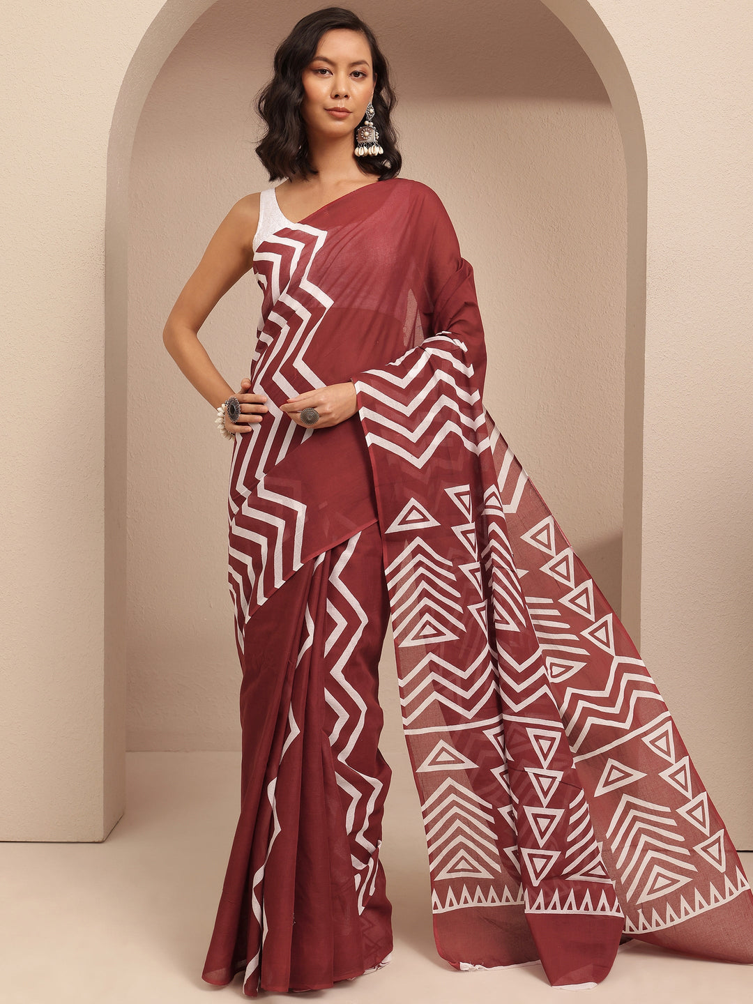  Maroon Geometric Printed Cotton Saree With Unstitched Blouse Piece 