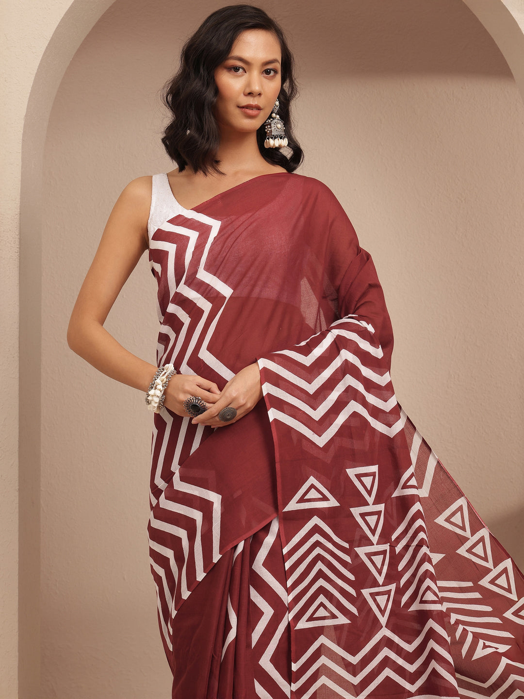  Maroon Geometric Printed Cotton Saree With Unstitched Blouse Piece 