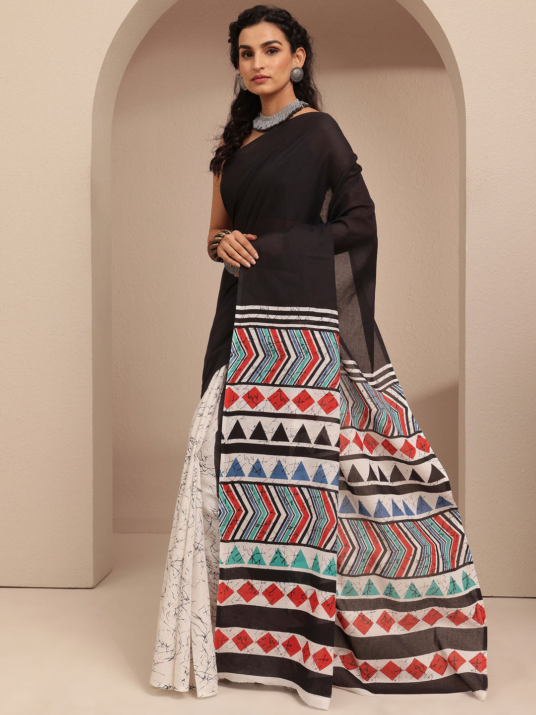  Black Solid Cotton Saree With Unstitched Blouse Piece 