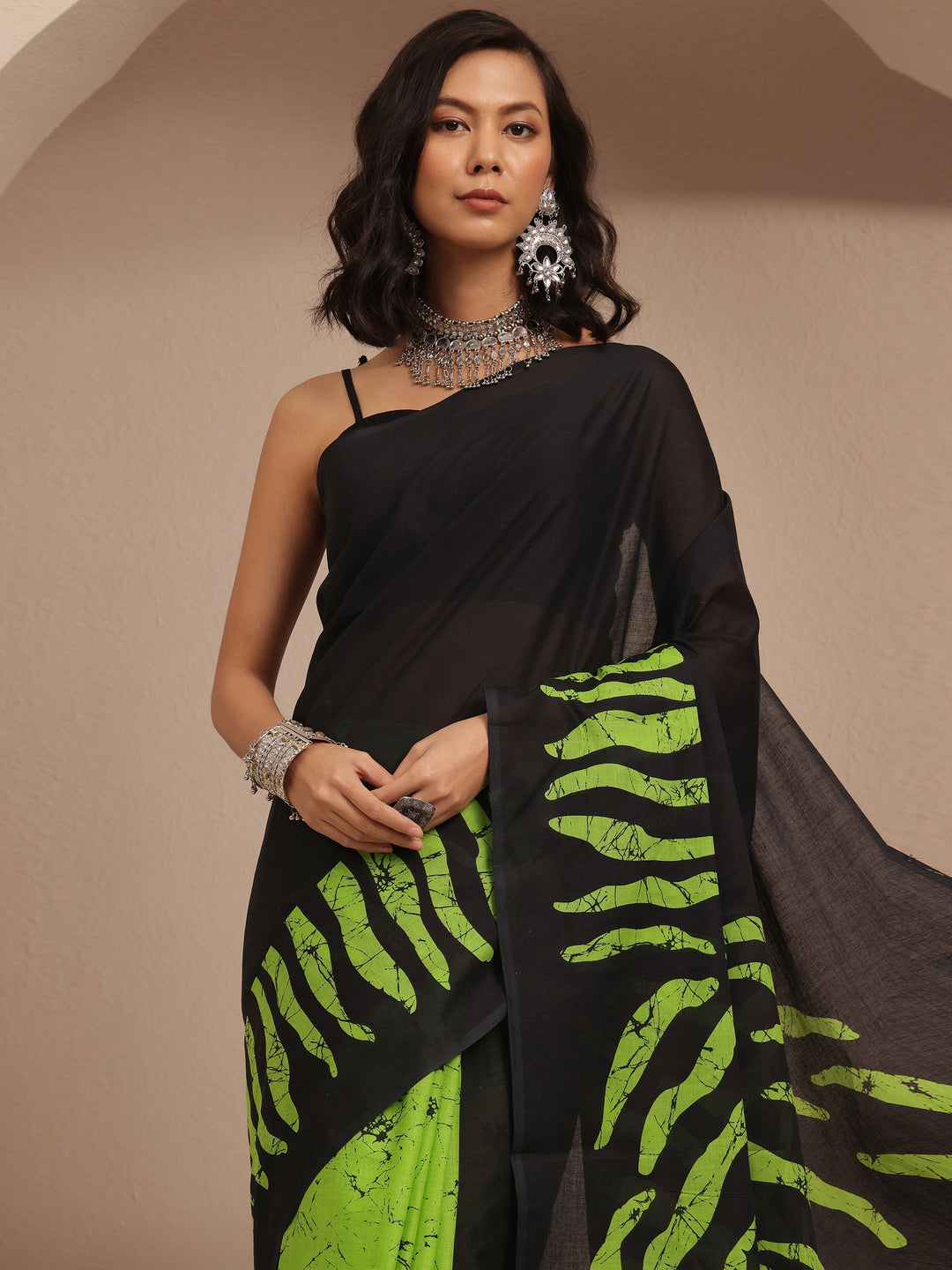  Black Abstract Printed Cotton Saree With Unstitched Blouse Piece 