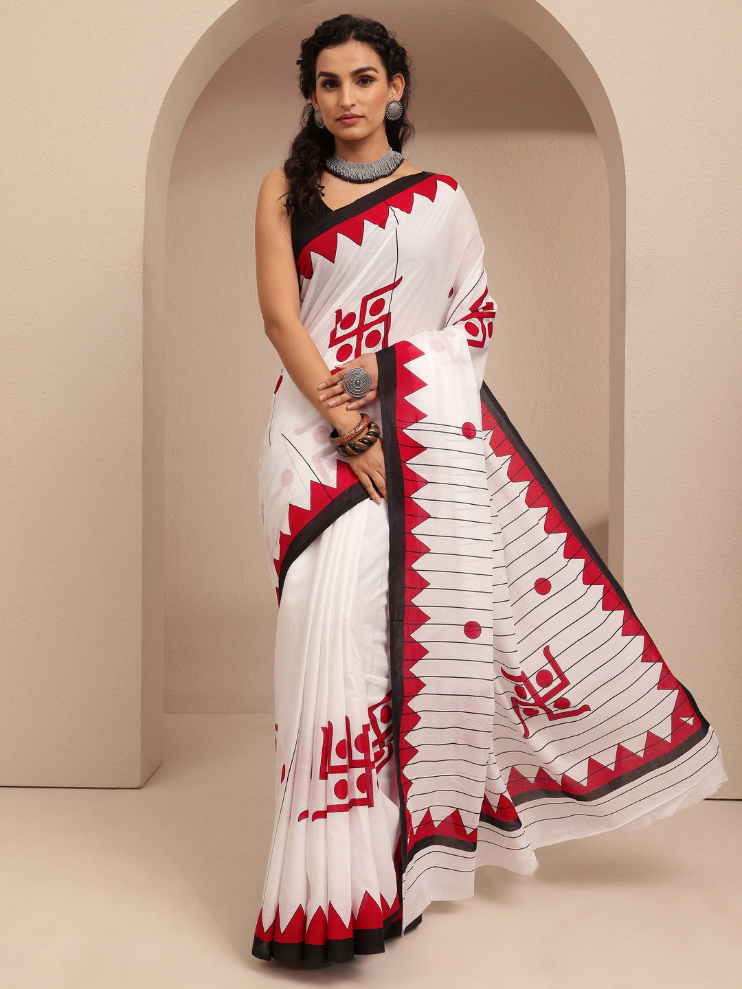  White Printed Cotton Saree With Unstitched Blouse Piece 