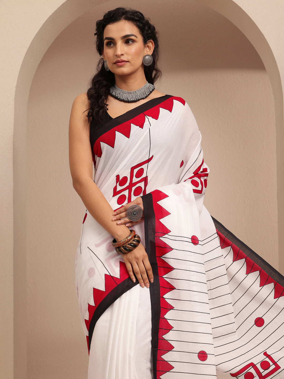  White Printed Cotton Saree With Unstitched Blouse Piece 