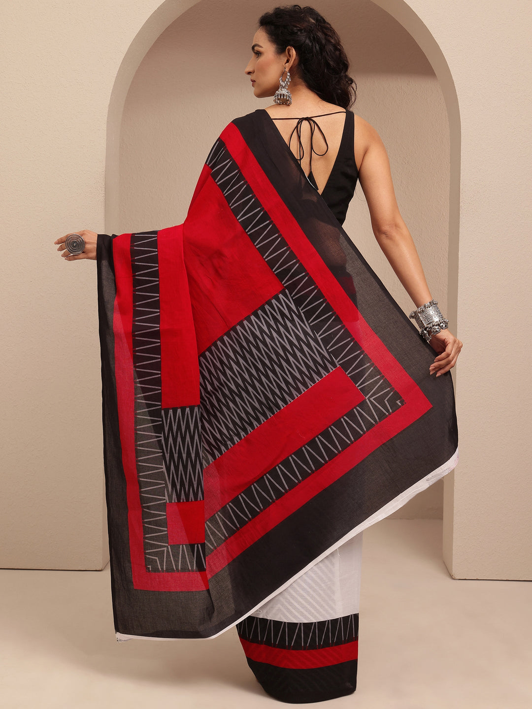  Red Solid Cotton Saree With Unstitched Blouse Piece 