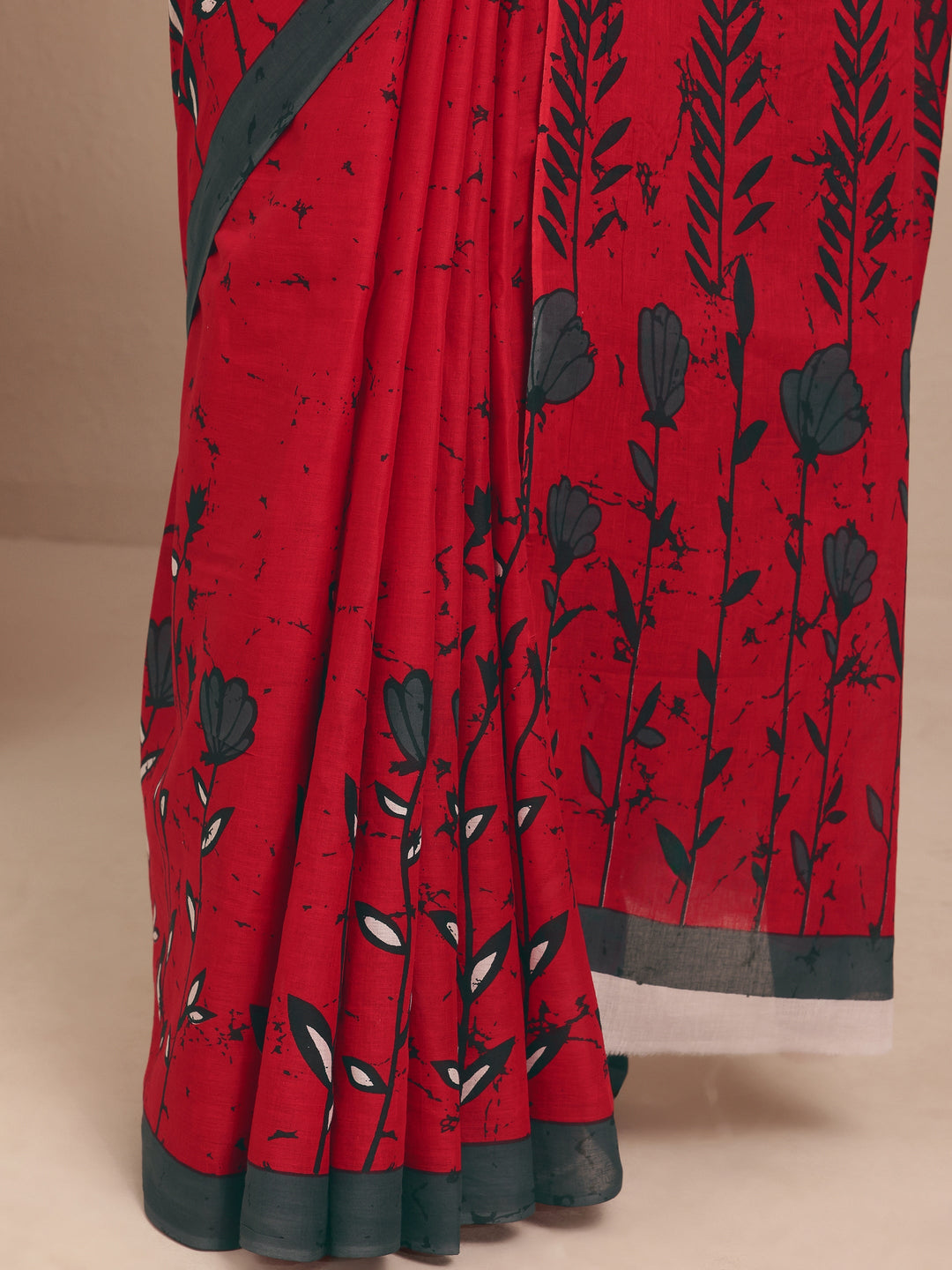  Red Printed Cotton Saree With Unstitched Blouse Piece 