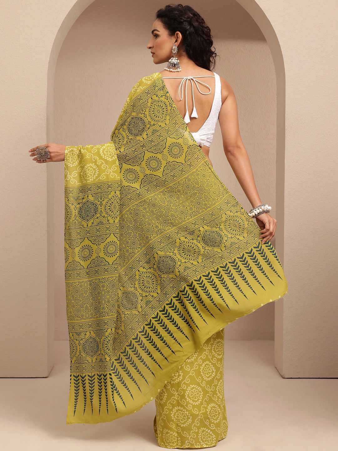  Yellow Bandhani Printed Cotton Saree With Unstitched Blouse Piece 