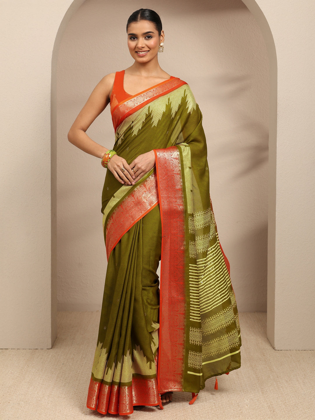 Grey Solid Jimmy Choo Satin Saree With Unstitched Blouse Piece