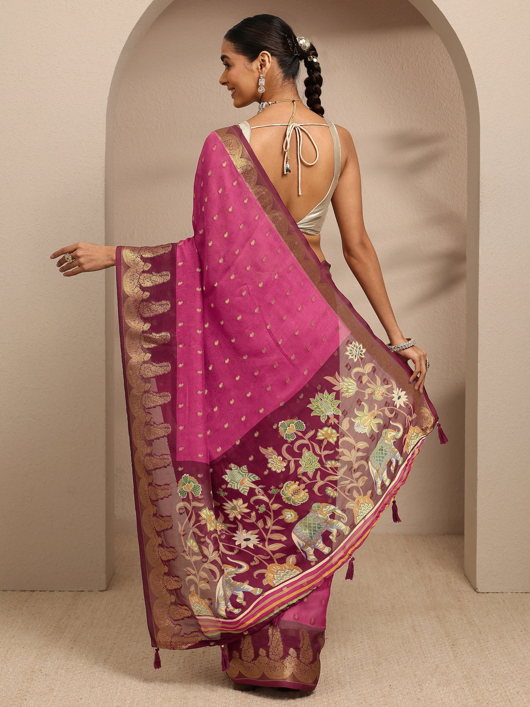  Pink Ethnic Motifs Printed Silk Blend Saree With Unstitched Blouse Piece 