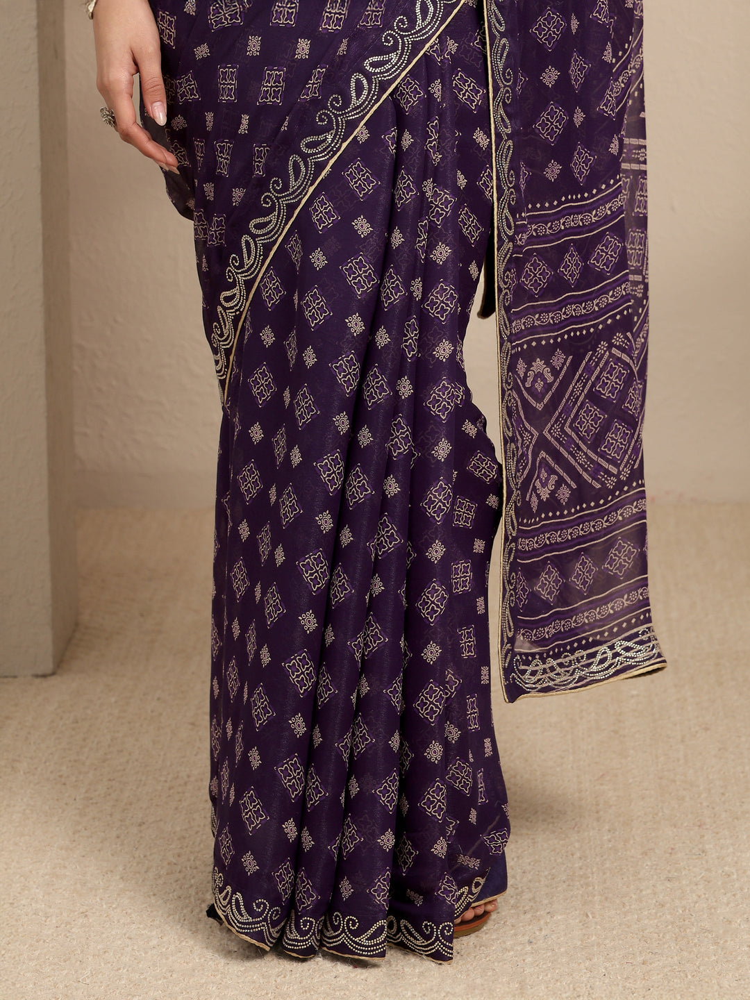 Purple Ethnic Motifs Printed Silk Blend Saree With Unstitched Blouse Piece 