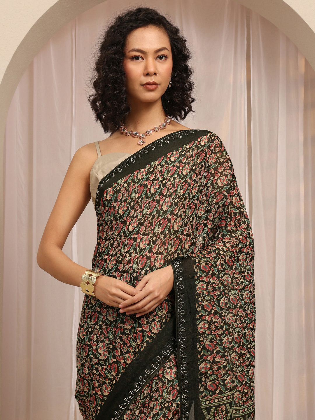  Black Floral Printed Silk Blend Saree With Unstitched Blouse Piece 