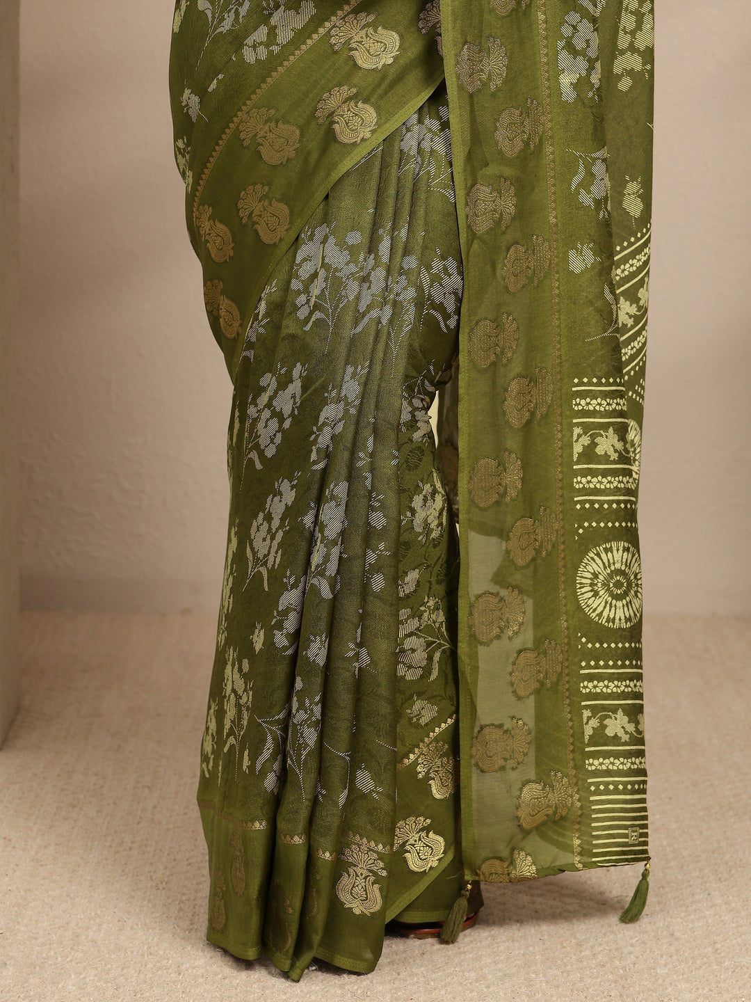  Green Floral Printed Silk Blend Saree With Unstitched Blouse Piece 