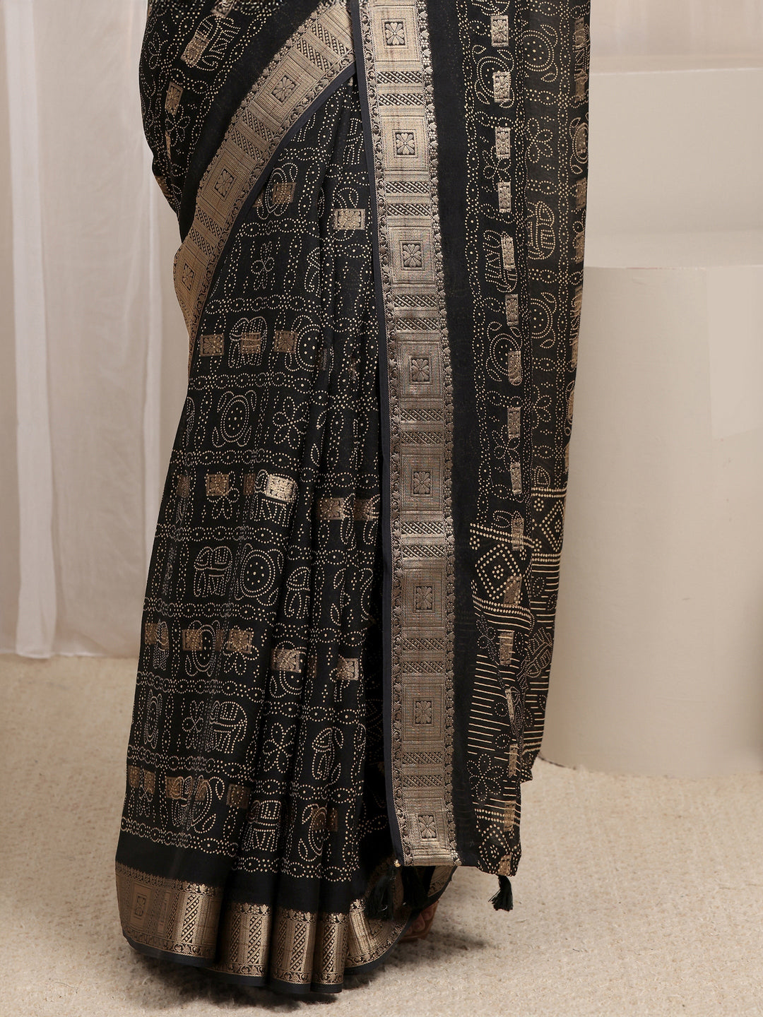  Black Bandhani Printed Silk Blend Saree 
With Unstitched Blouse Piece 