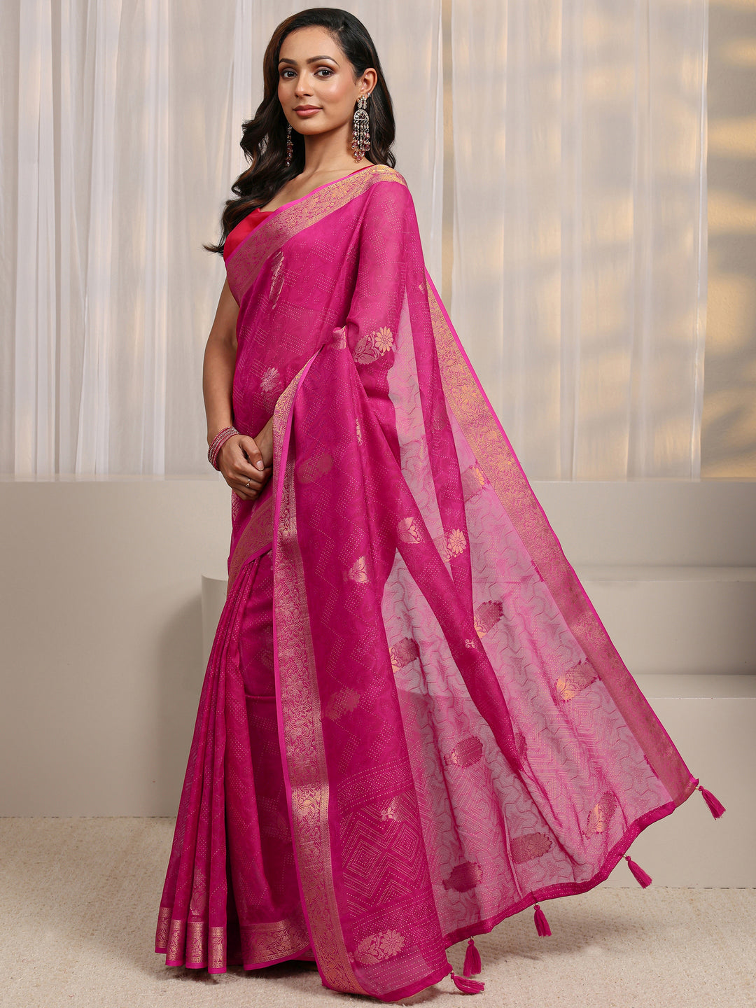  Pink Floral Woven Design Silk Blend Saree 
With Unstitched Blouse Piece 