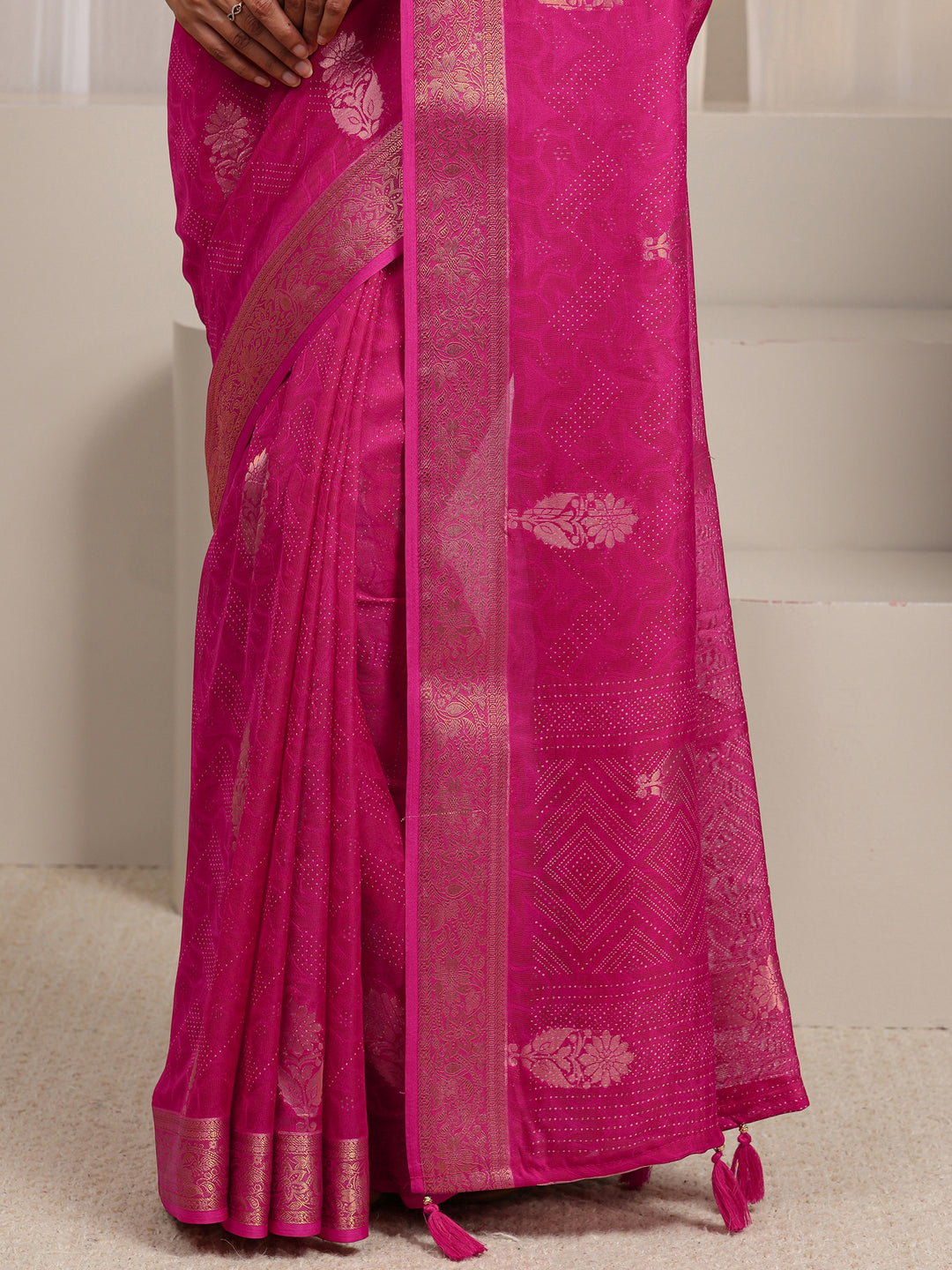  Pink Floral Woven Design Silk Blend Saree 
With Unstitched Blouse Piece 