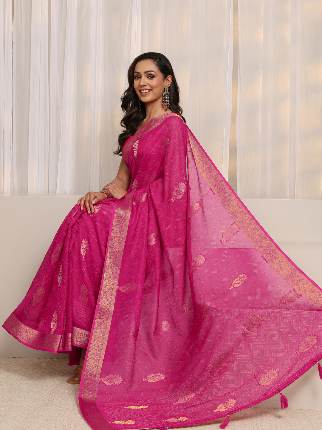 Pink Floral Woven Design Silk Blend Saree 
With Unstitched Blouse Piece