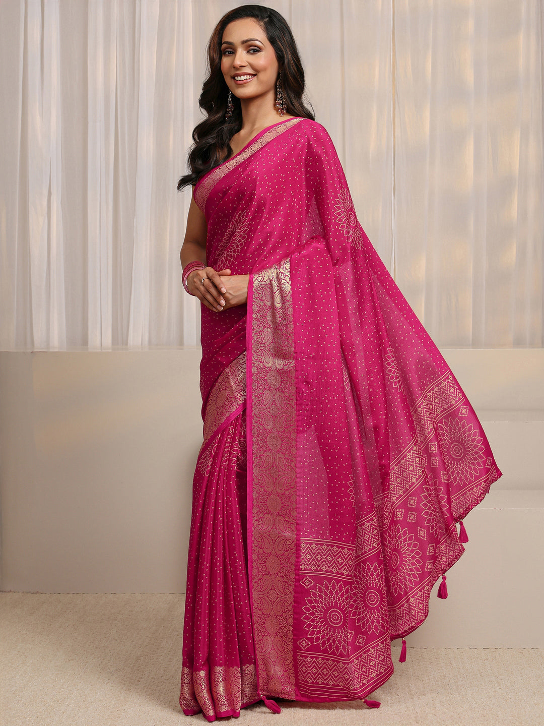  Pink Bandhani Printed Silk Blend Saree 
With Unstitched Blouse Piece 