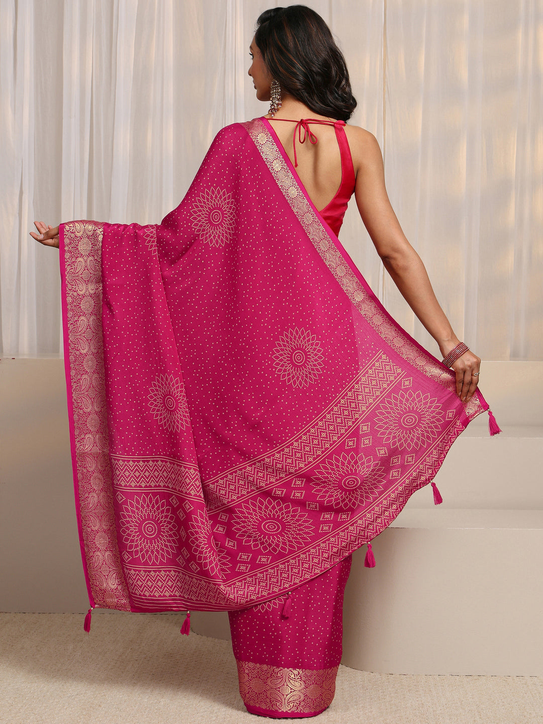  Pink Bandhani Printed Silk Blend Saree 
With Unstitched Blouse Piece 