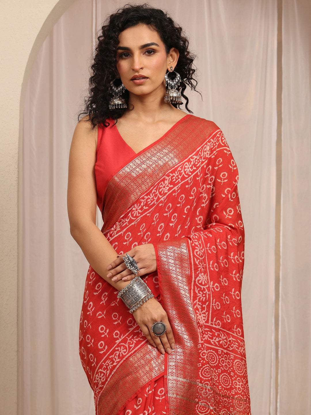  Red Floral Printed Cotton Blend Saree With Unstitched Blouse Piece 