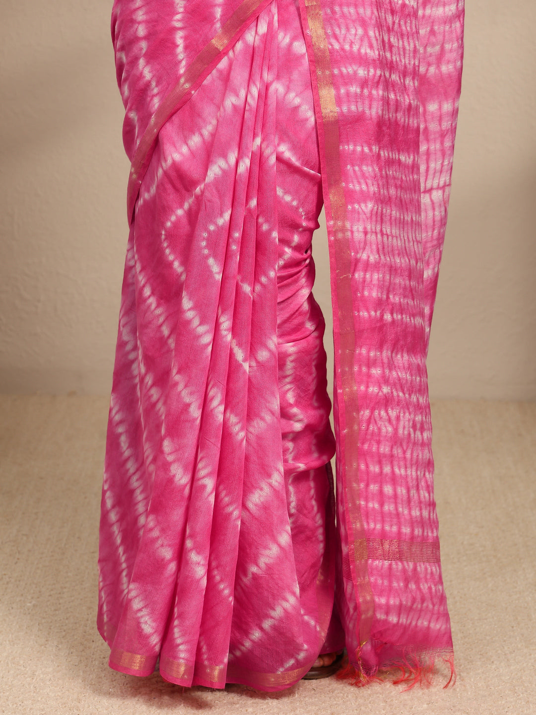  Pink Tie And Dye Printed Cotton Blend Saree With Unstitched Blouse Piece 