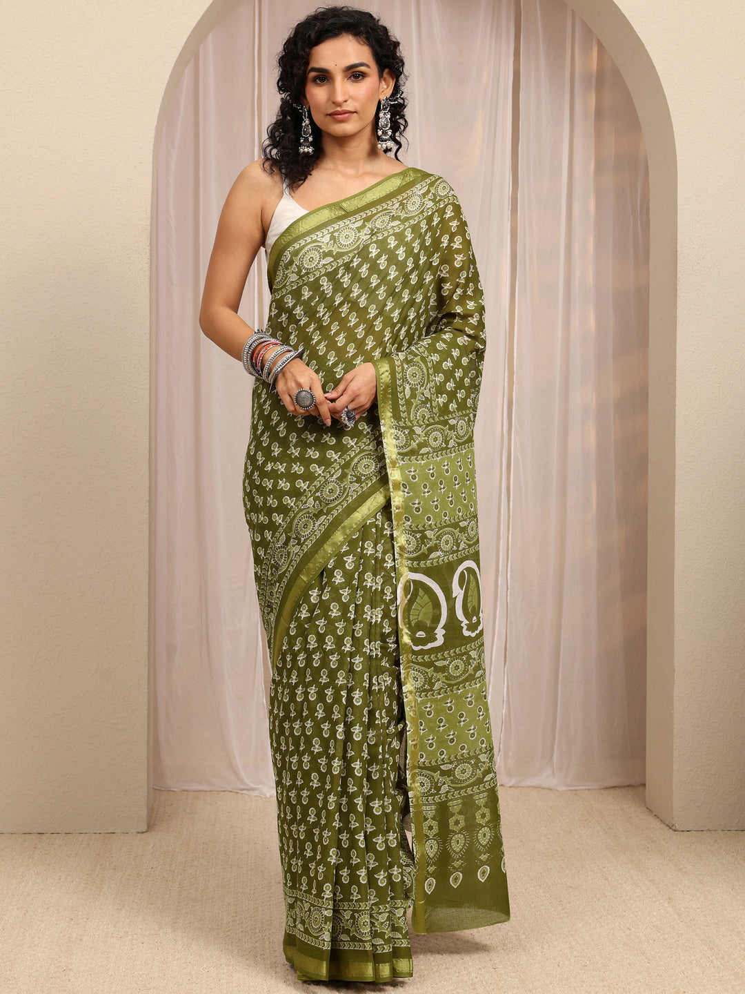  Green Printed Cotton Blend Saree With Unstitched Blouse Piece 