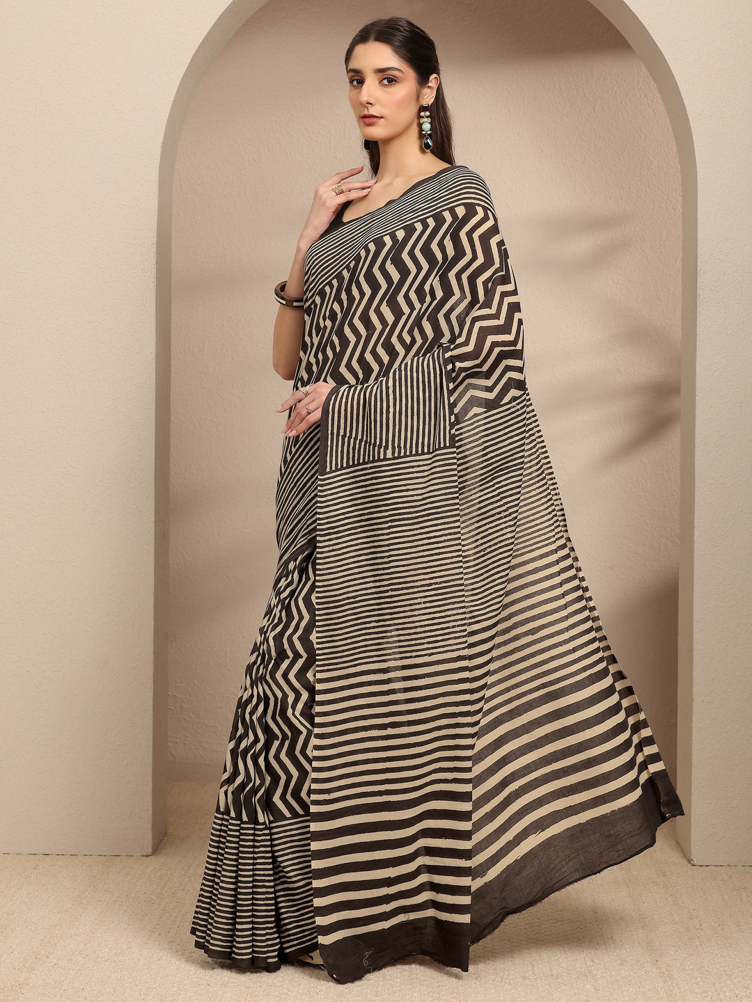  Black Leheriya Printed Cotton Blend Saree With Unstitched Blouse Piece 