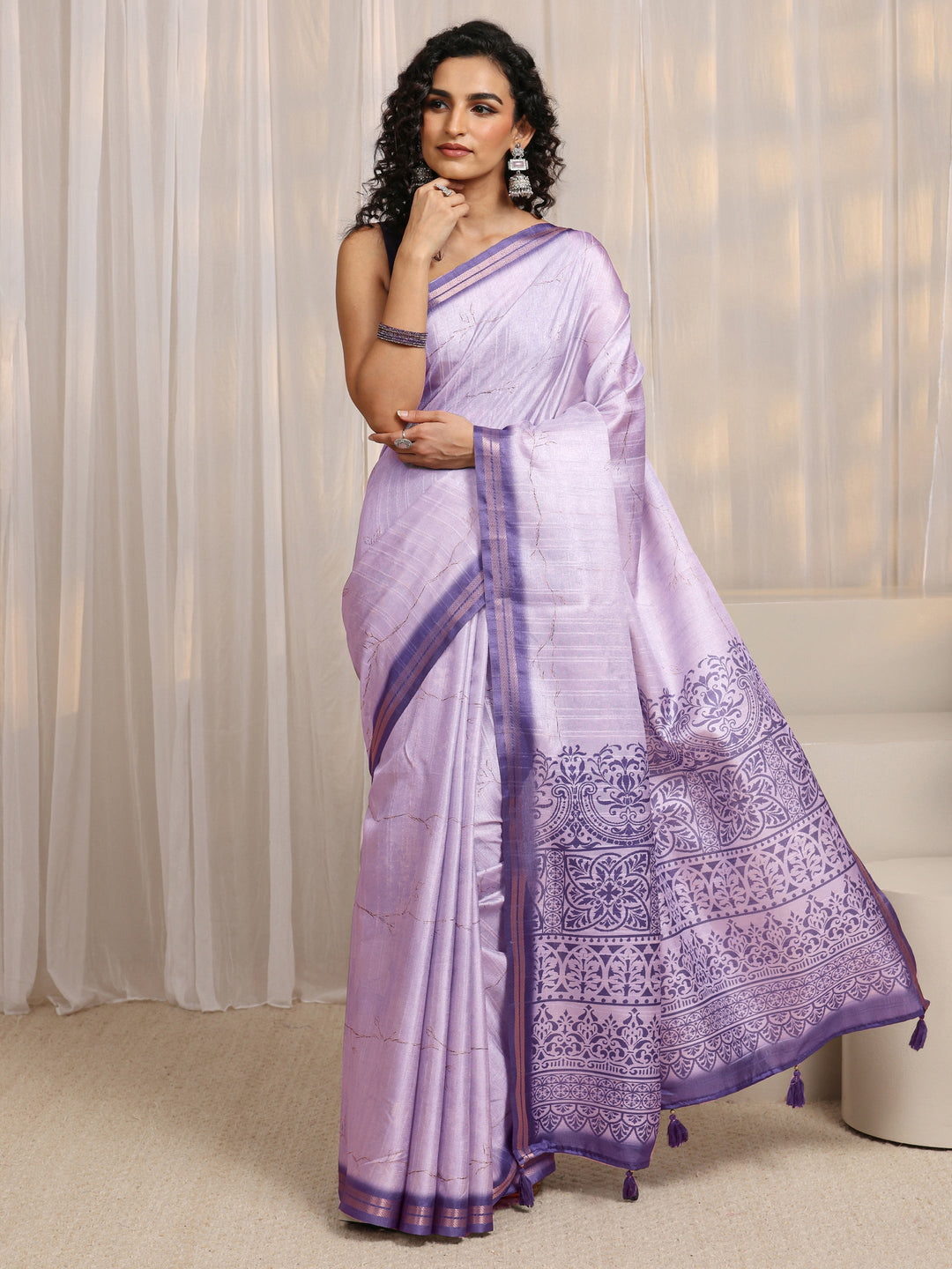  Lavender Ethnic Motif Printed Silk Blend Saree 
With Unstitched Blouse Piece 