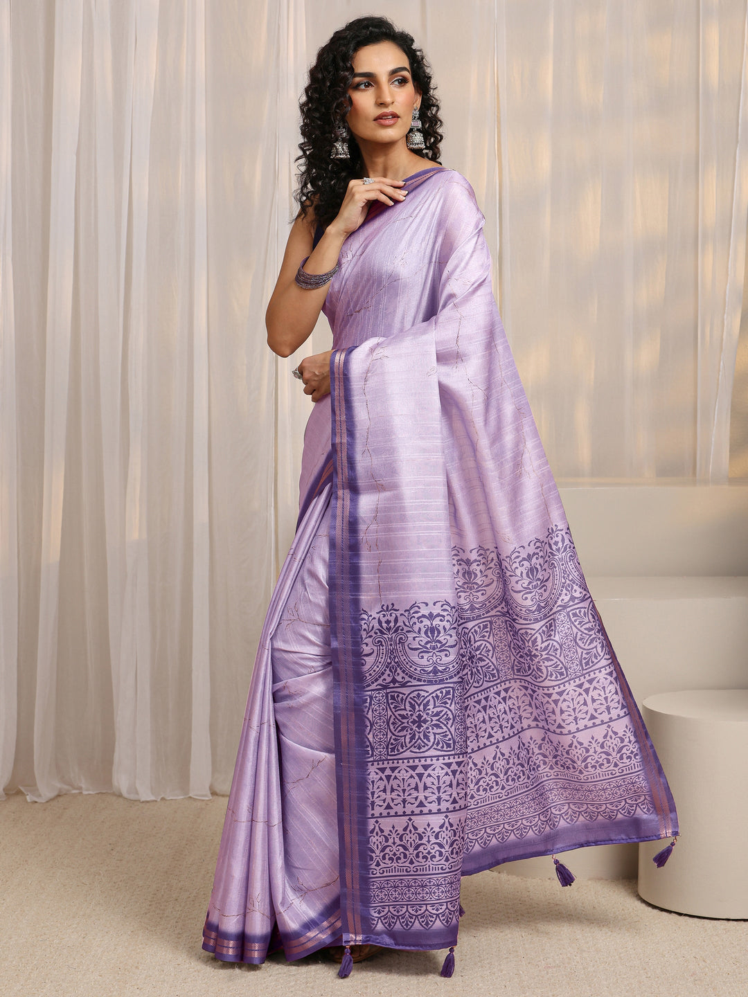  Lavender Ethnic Motif Printed Silk Blend Saree 
With Unstitched Blouse Piece 
