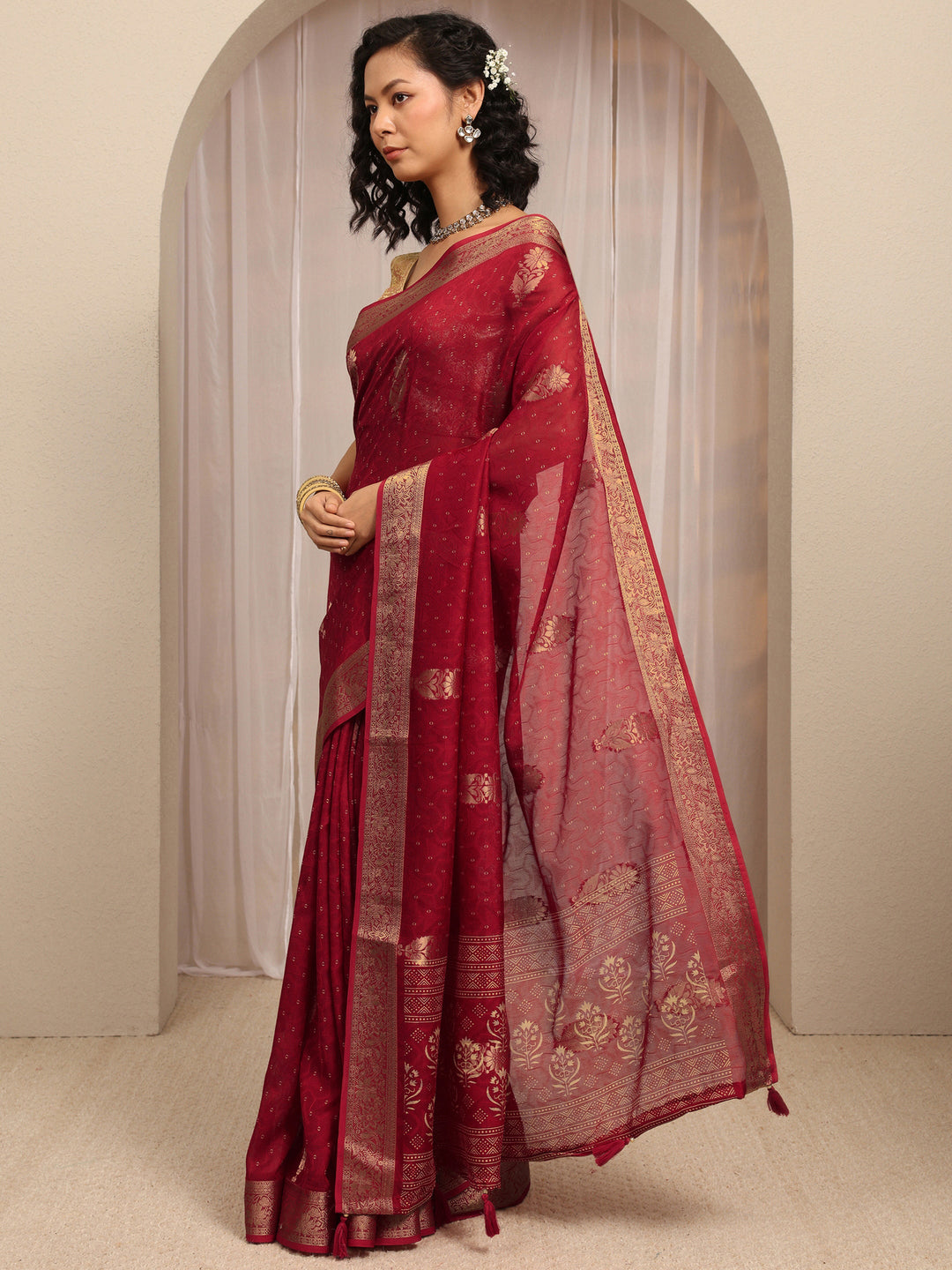  Red Floral Woven Design Silk Blend Saree With Unstitched Blouse Piece 