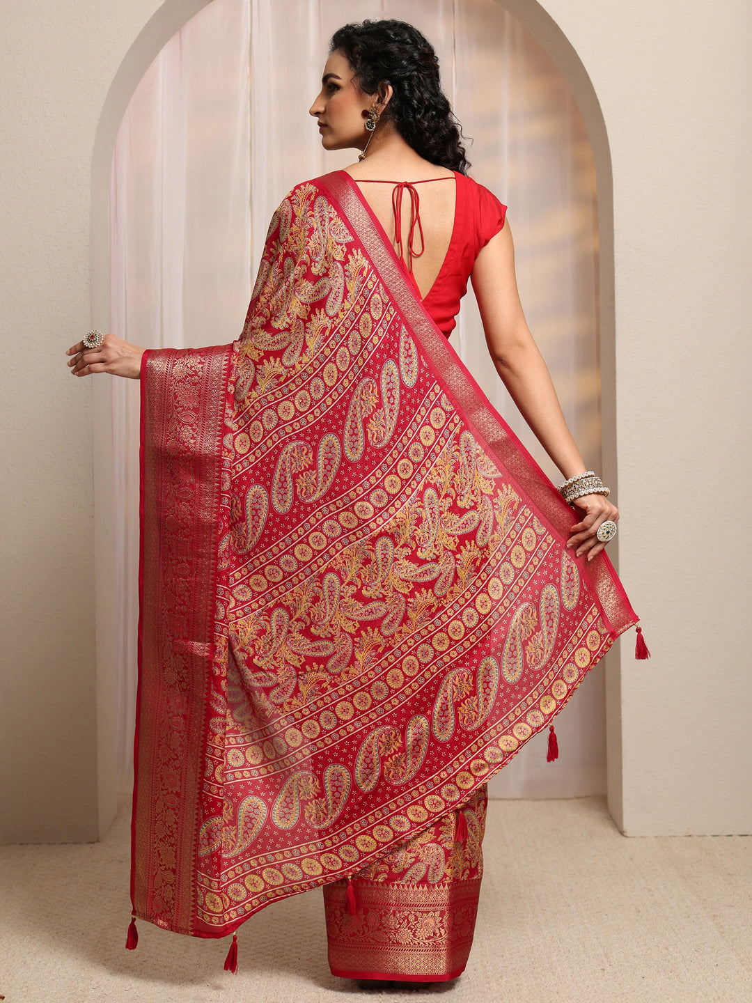  Red Paisley Printed Silk Blend Saree 
With Unstitched Blouse Piece 