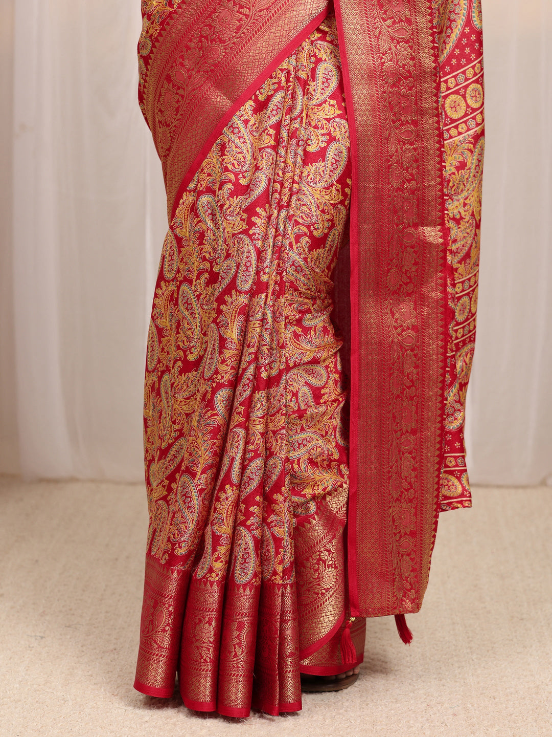  Red Paisley Printed Silk Blend Saree 
With Unstitched Blouse Piece 
