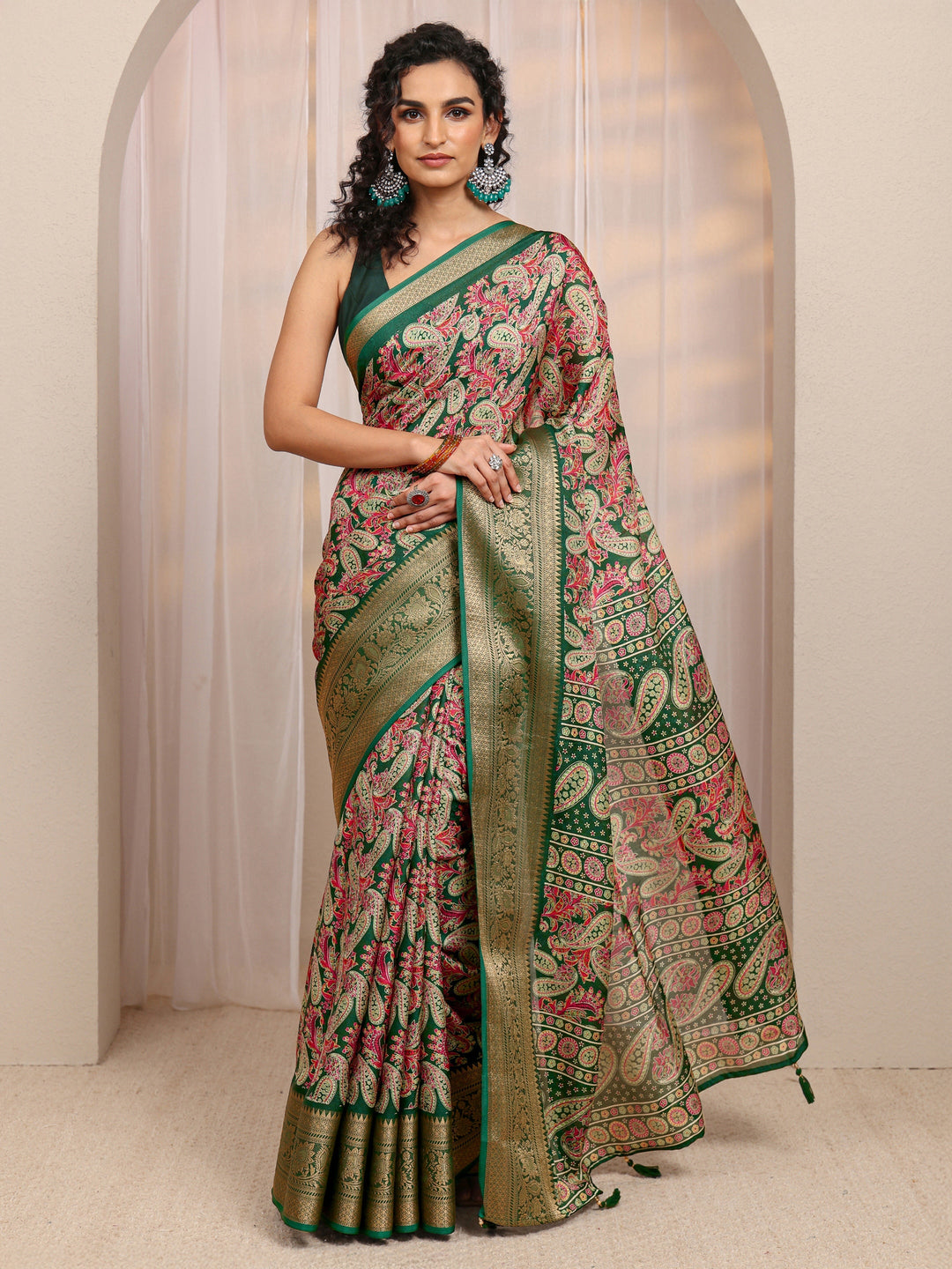  Green Paisley Printed Silk Blend Saree 
With Unstitched Blouse Piece 